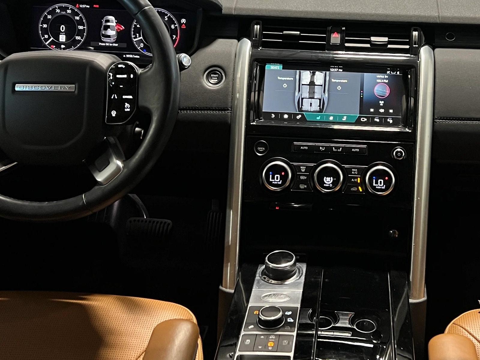 Thumbnail: 2020 Land Rover Discovery - 2