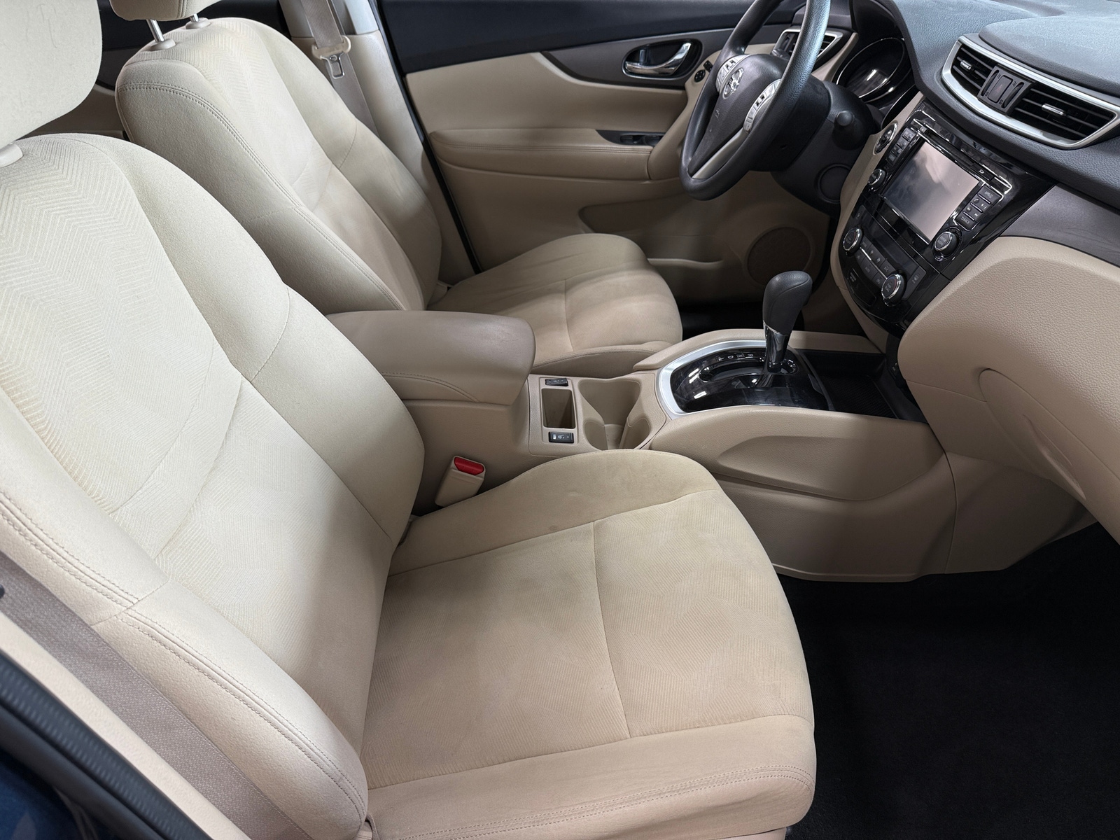 Thumbnail: 2016 Nissan Rogue - 2