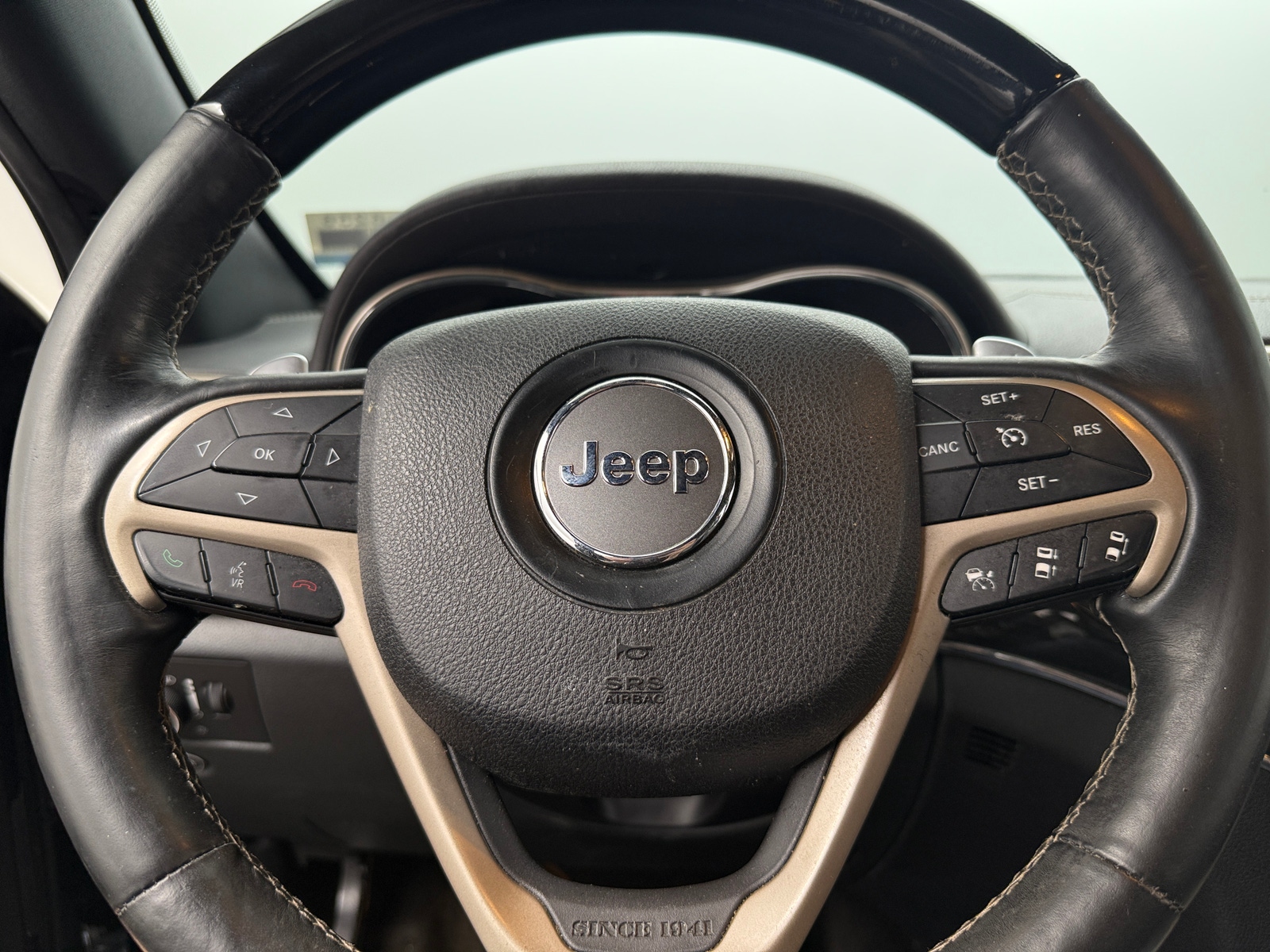 Thumbnail: 2015 Jeep Grand Cherokee - 4