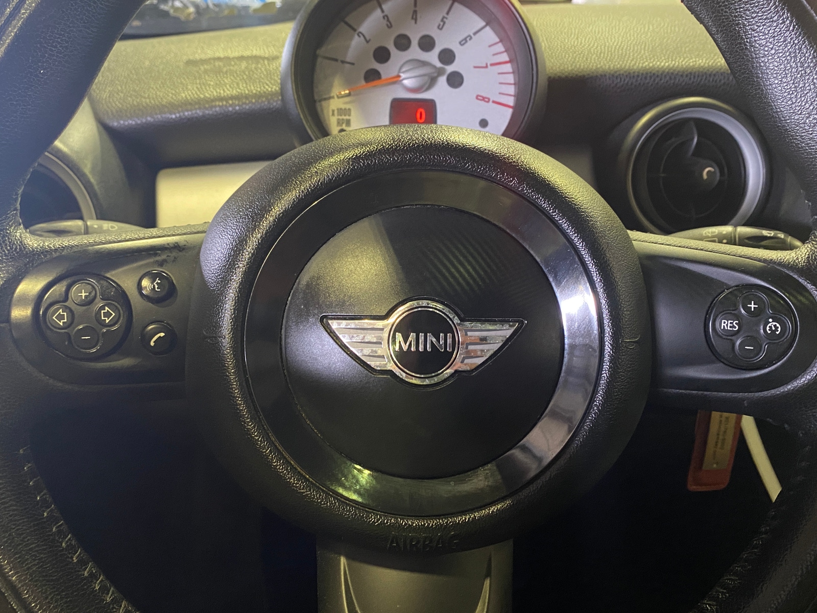 Thumbnail: 2014 MINI Cooper Clubman - 4