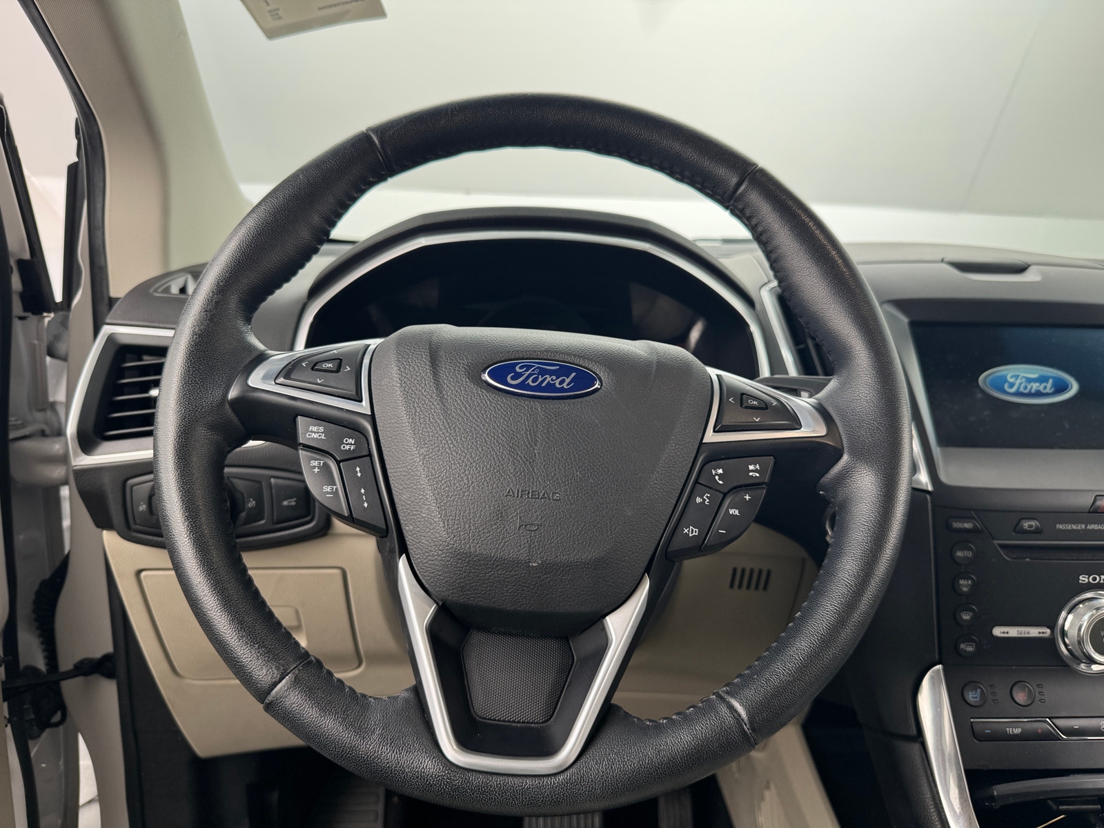 Thumbnail: 2017 Ford Edge - 4