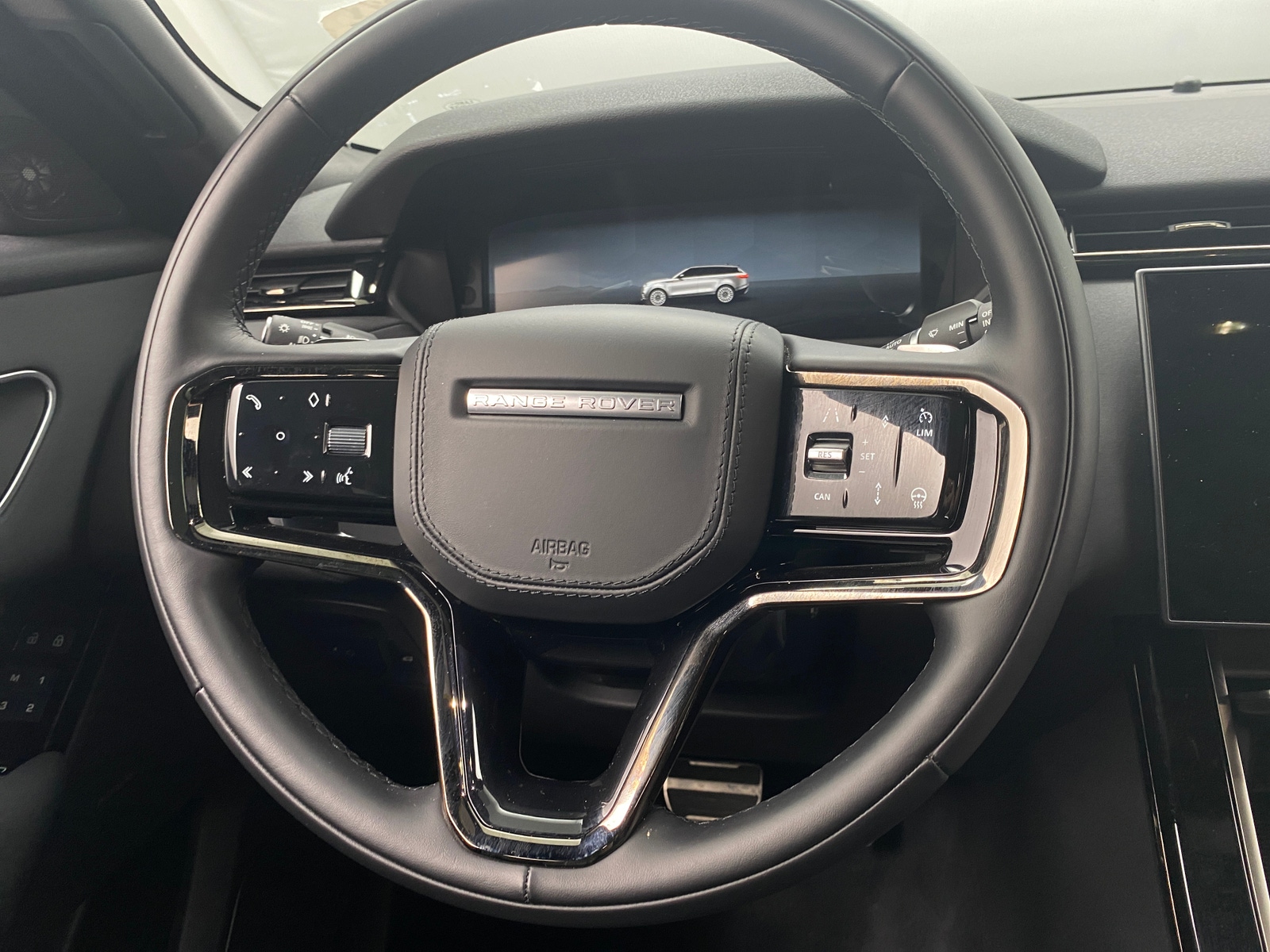 Thumbnail: 2025 Land Rover Range Rover Velar - 4