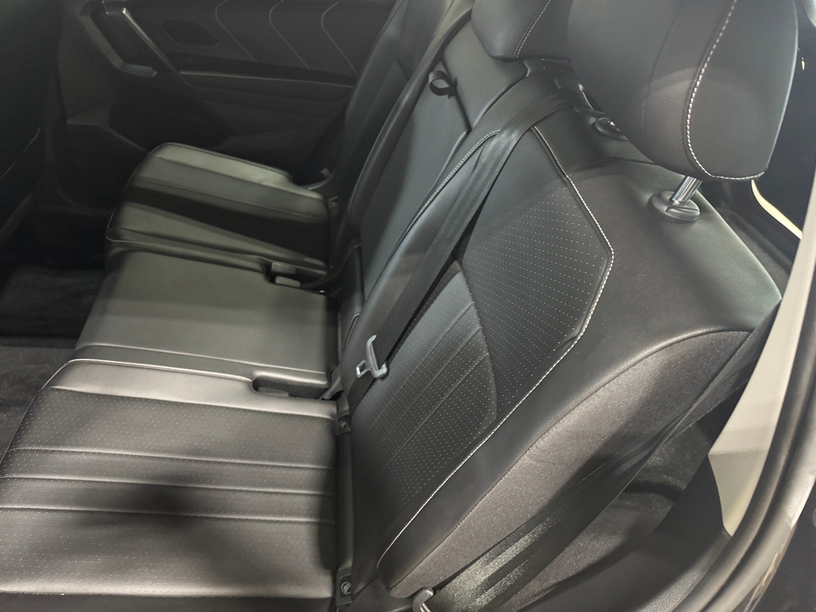 Thumbnail: 2022 Volkswagen Tiguan - 5