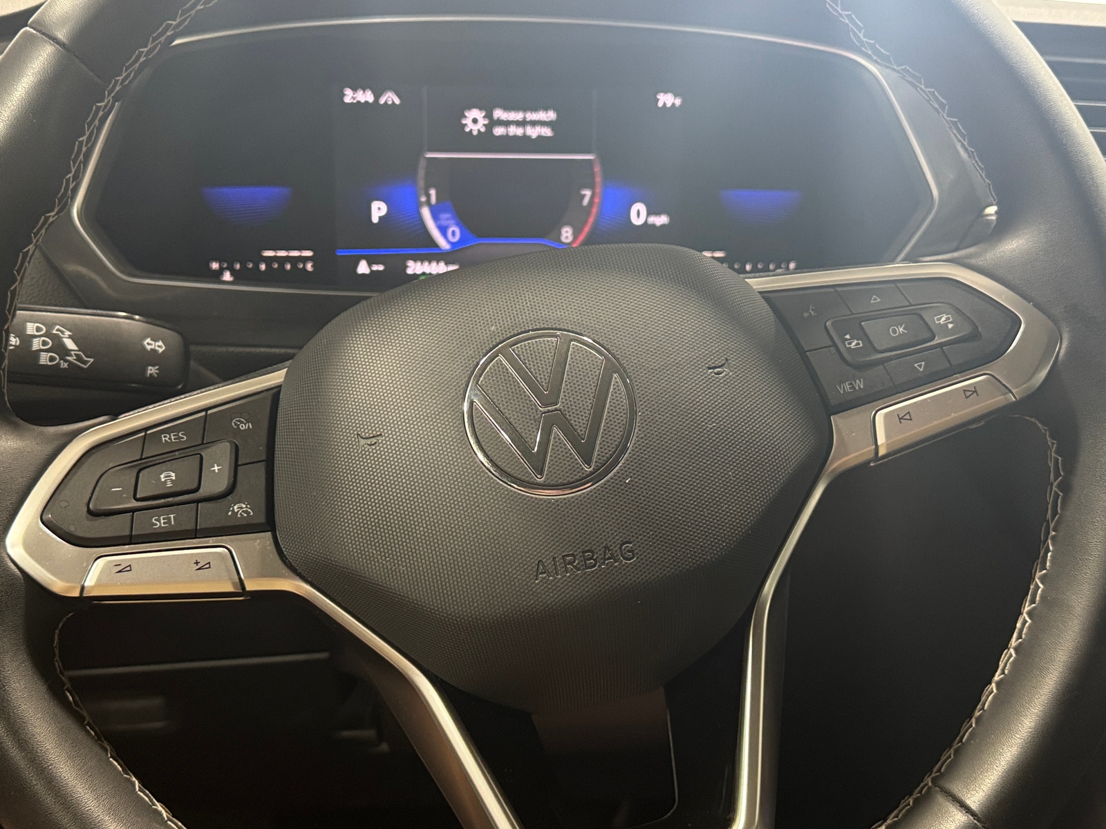 Thumbnail: 2022 Volkswagen Tiguan - 4