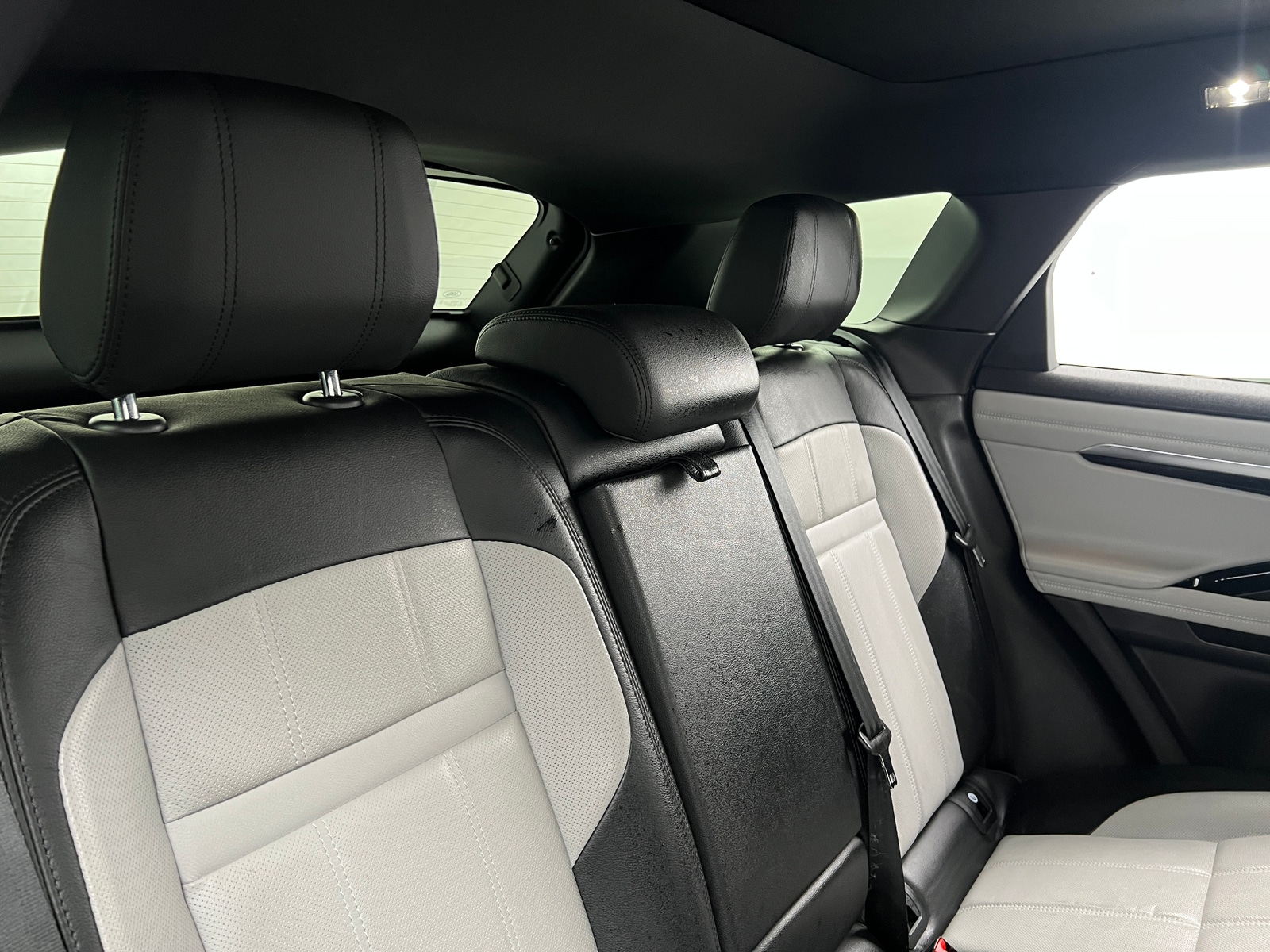 Thumbnail: 2020 Land Rover Range Rover Evoque - 5
