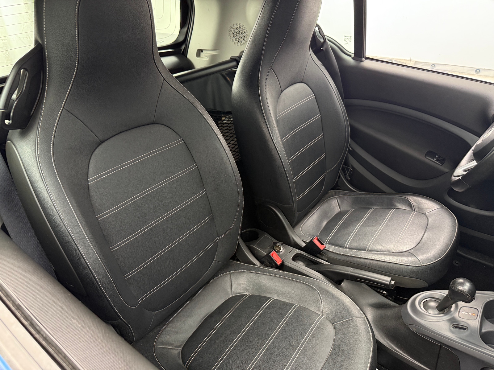 Thumbnail: 2016 smart fortwo - 2