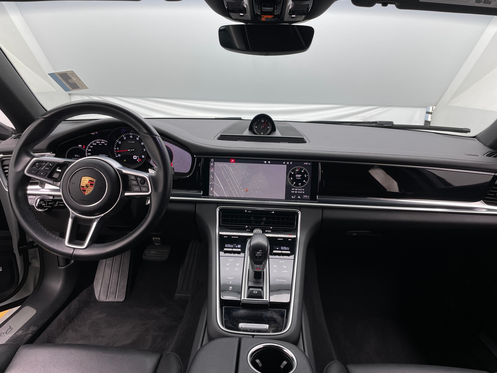 Thumbnail: 2018 Porsche Panamera - 2