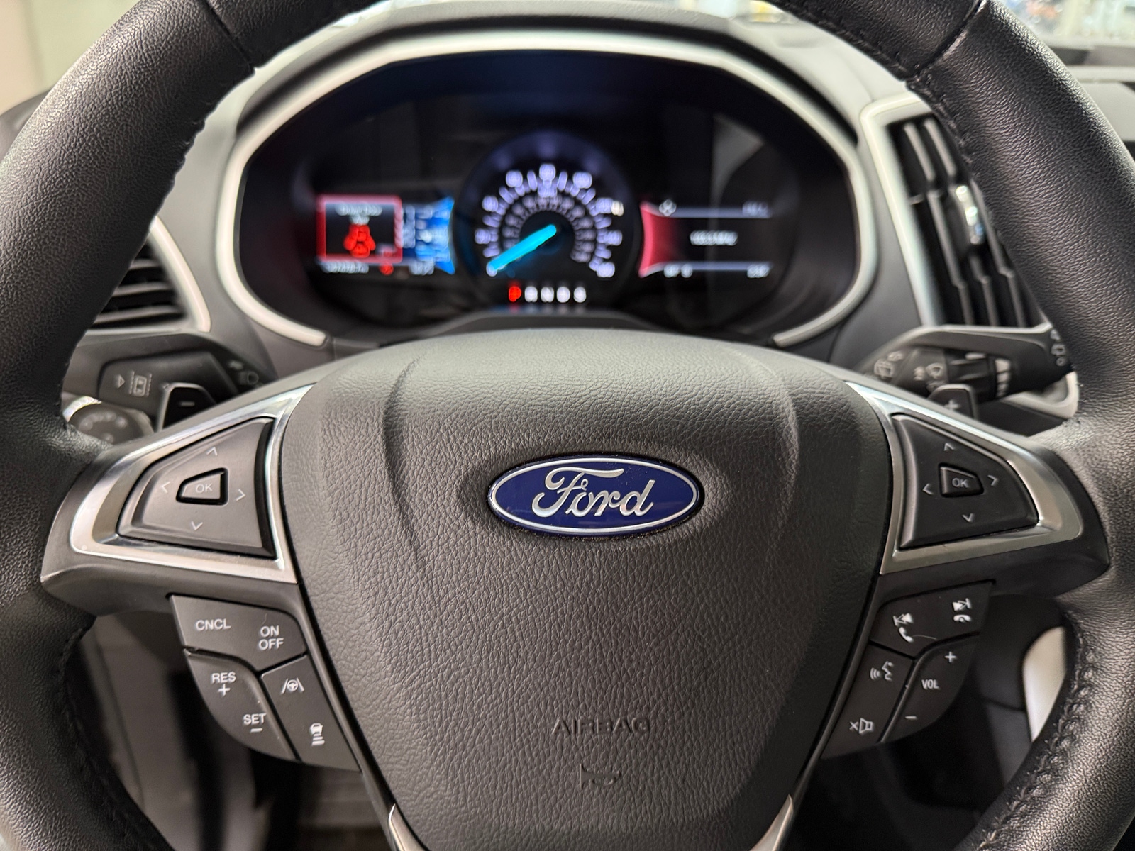 Thumbnail: 2020 Ford Edge - 4