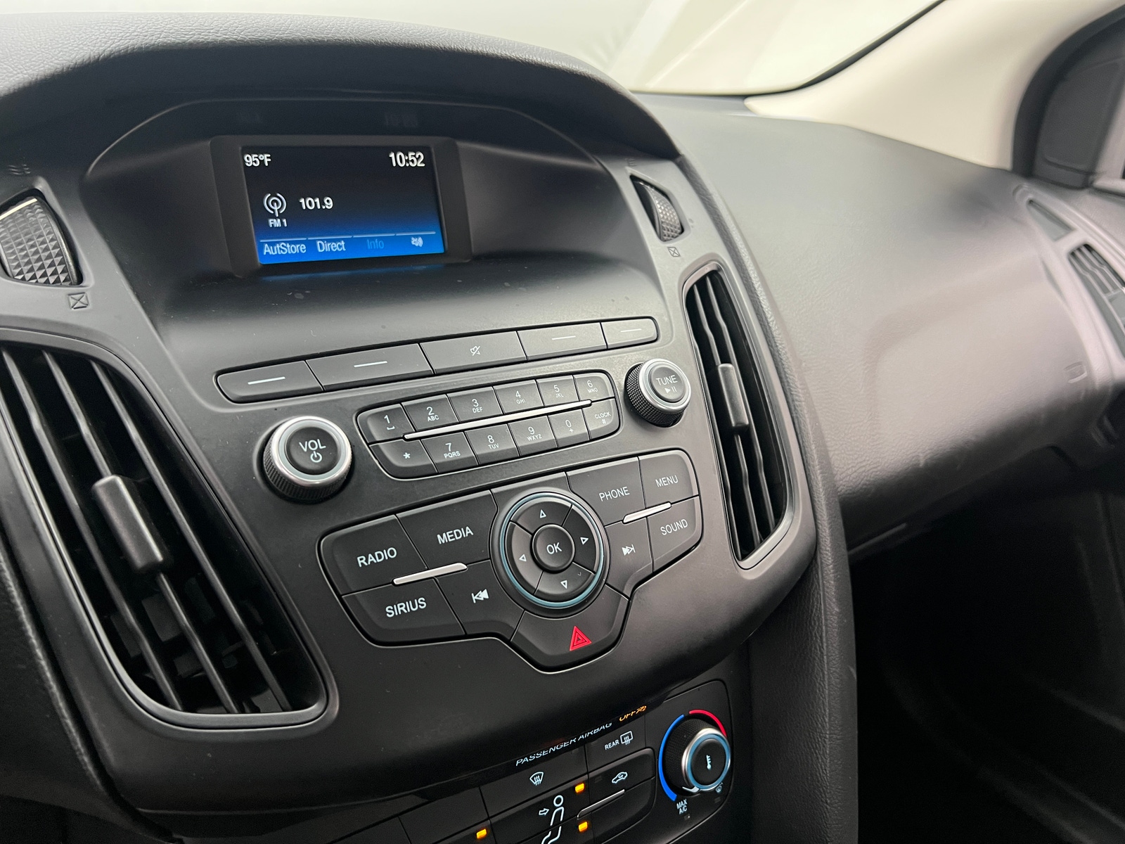 Thumbnail: 2018 Ford Focus - 4