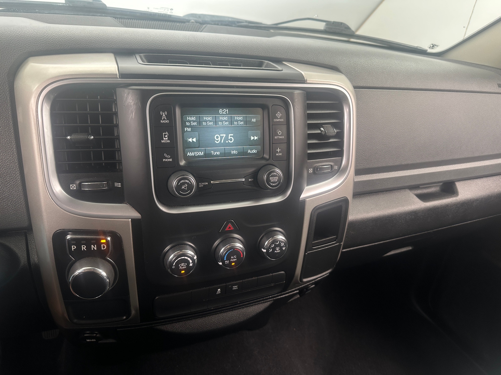 Thumbnail: 2019 RAM 1500 Classic - 4