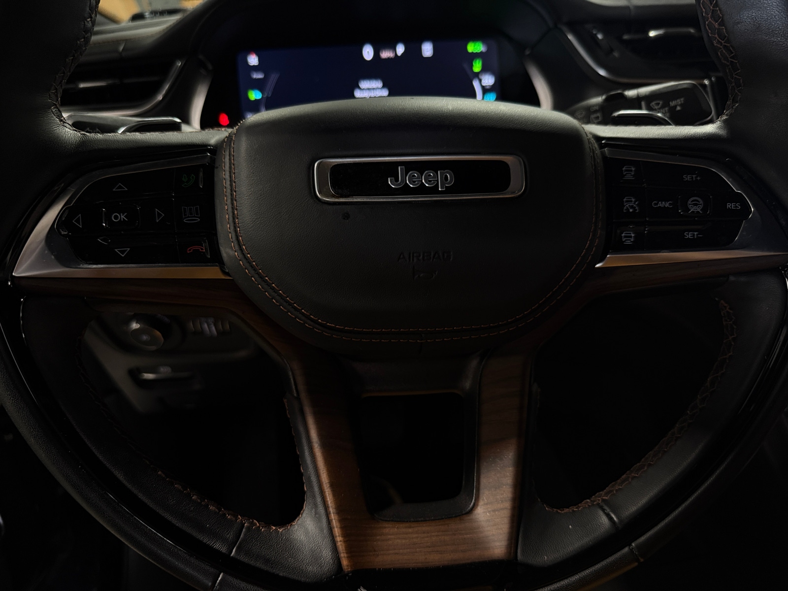Thumbnail: 2022 Jeep Grand Cherokee - 4