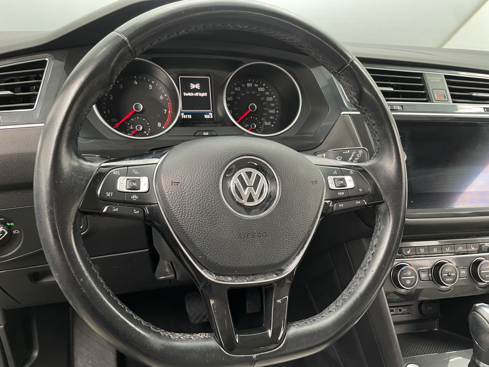 Thumbnail: 2019 Volkswagen Tiguan - 4