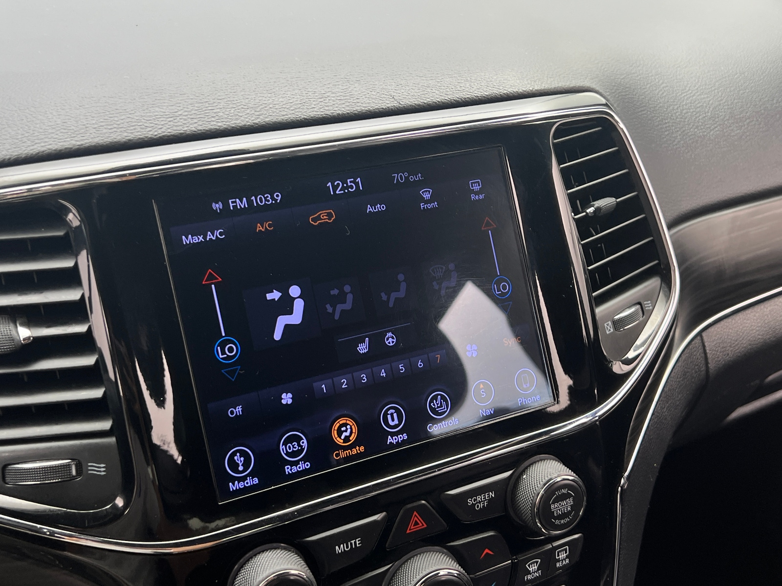 Thumbnail: 2019 Jeep Grand Cherokee - 3