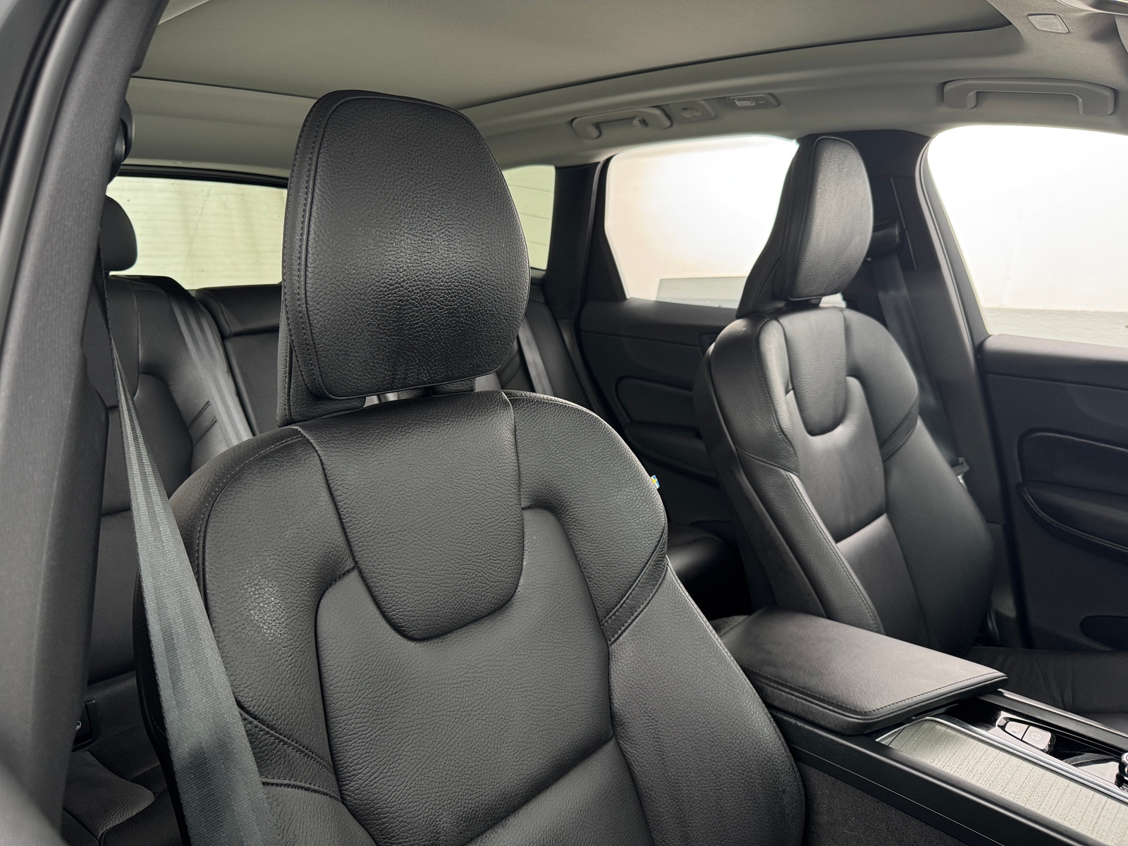 Thumbnail: 2025 Volvo XC60 - 2