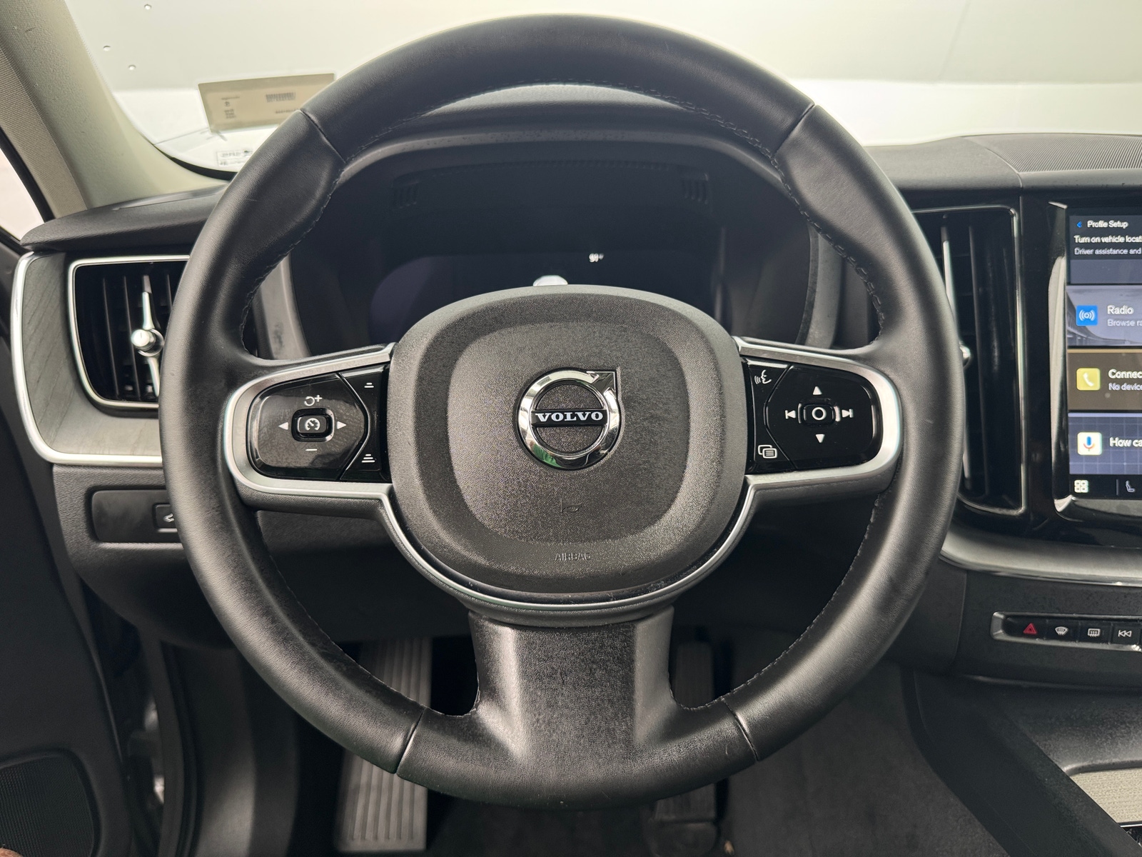 Thumbnail: 2025 Volvo XC60 - 5