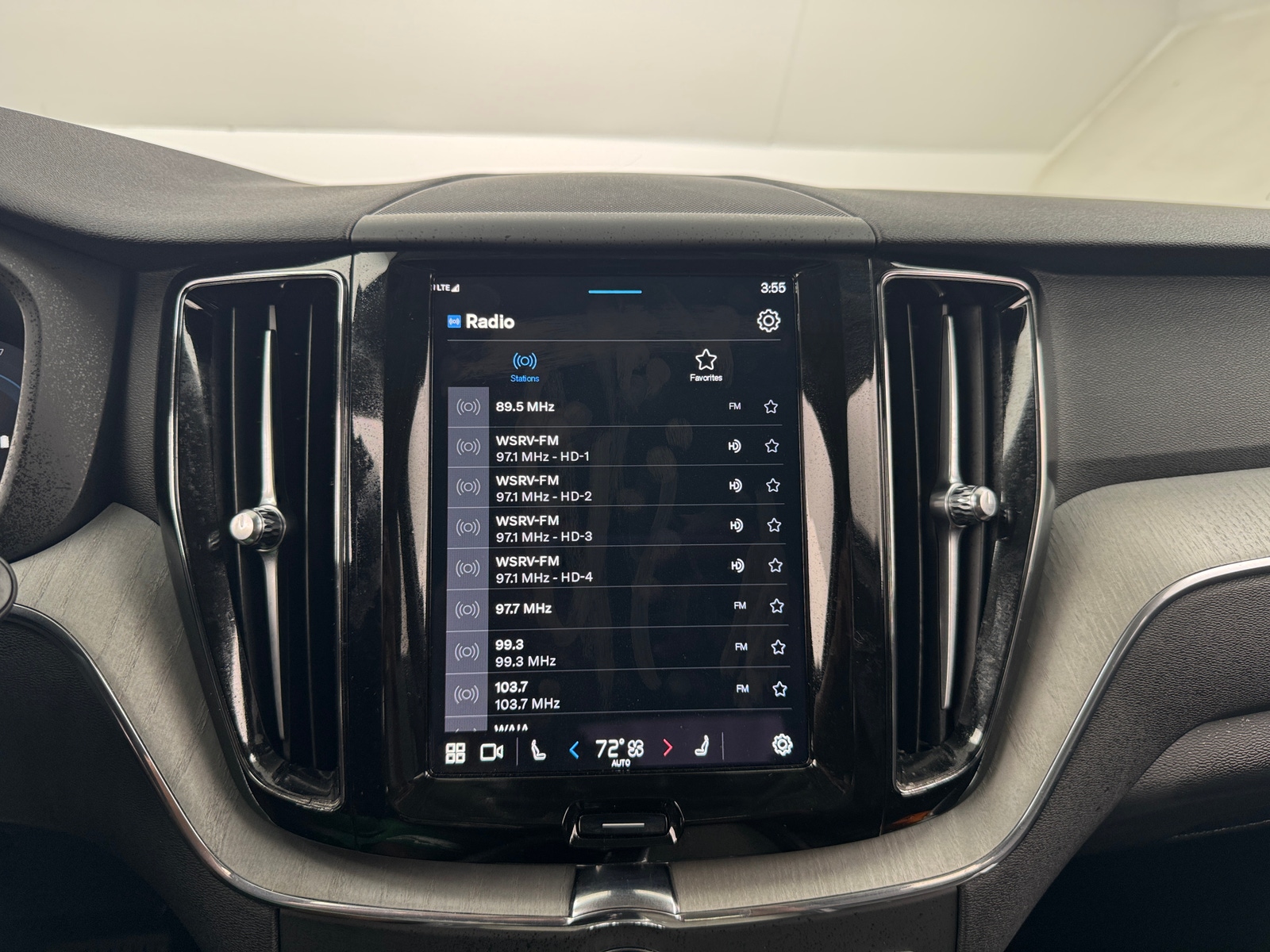 Thumbnail: 2025 Volvo XC60 - 4