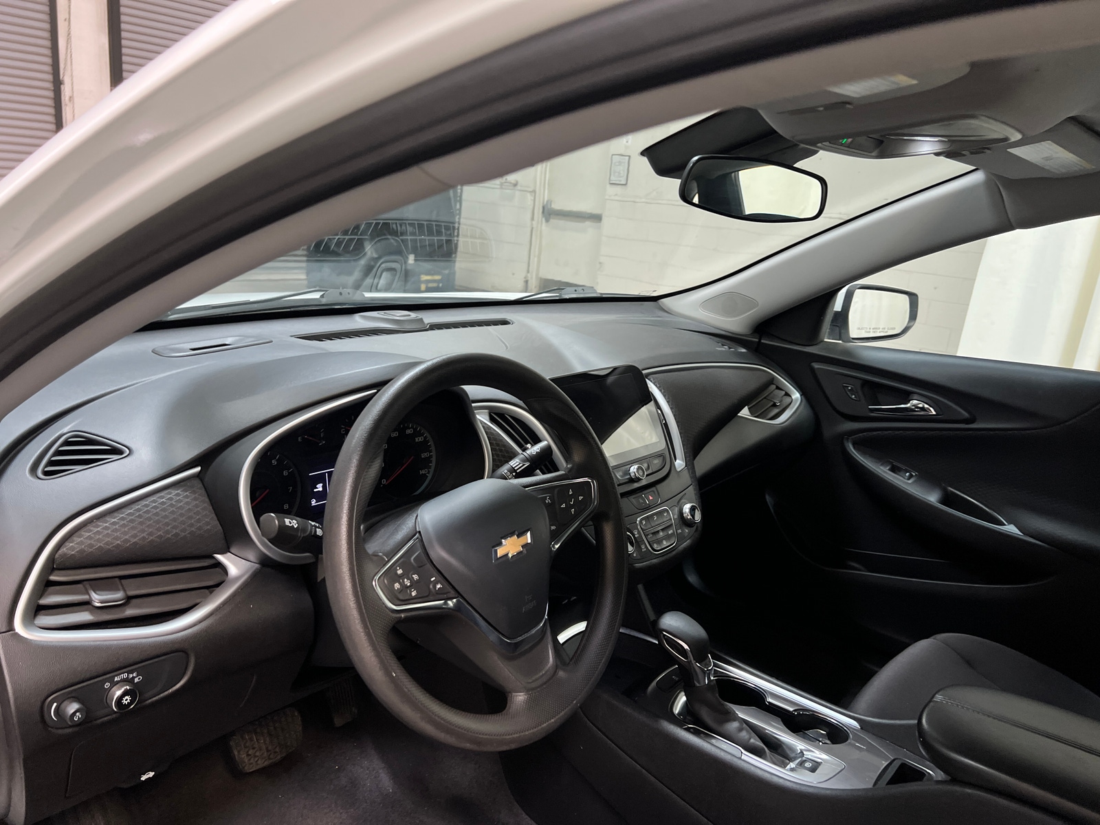 Thumbnail: 2023 Chevrolet Malibu - 3