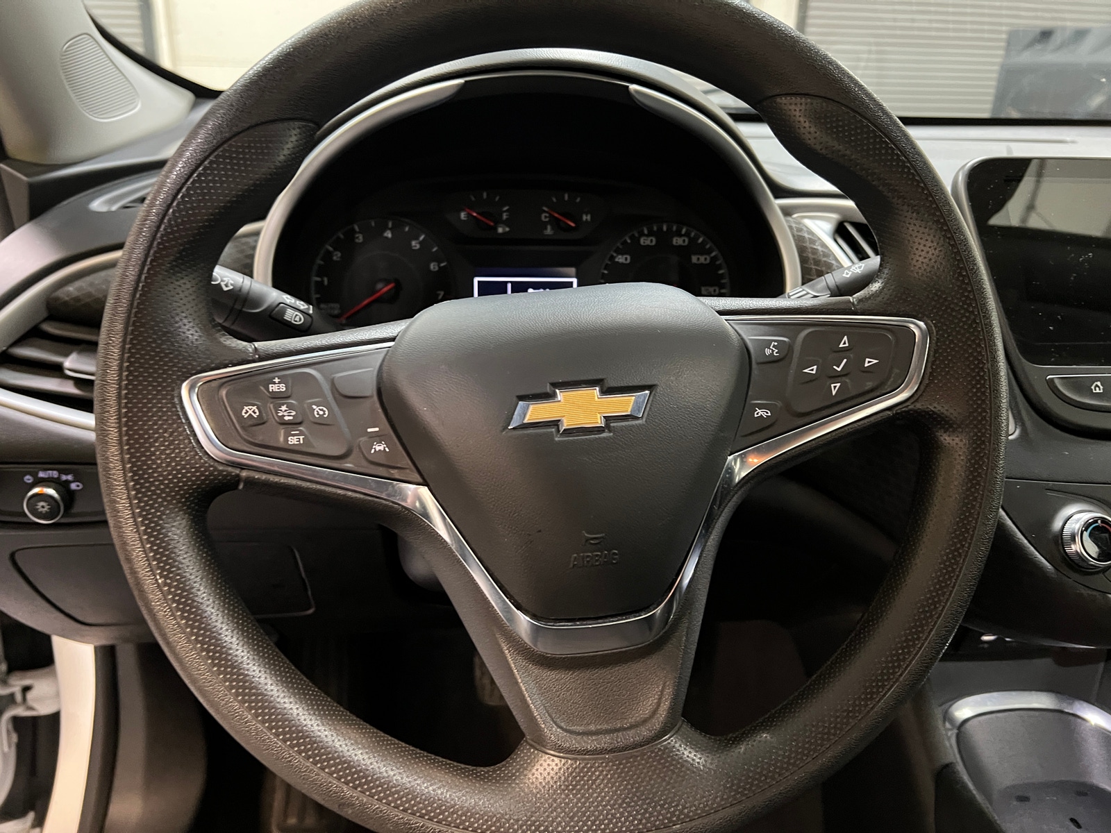 Thumbnail: 2023 Chevrolet Malibu - 5