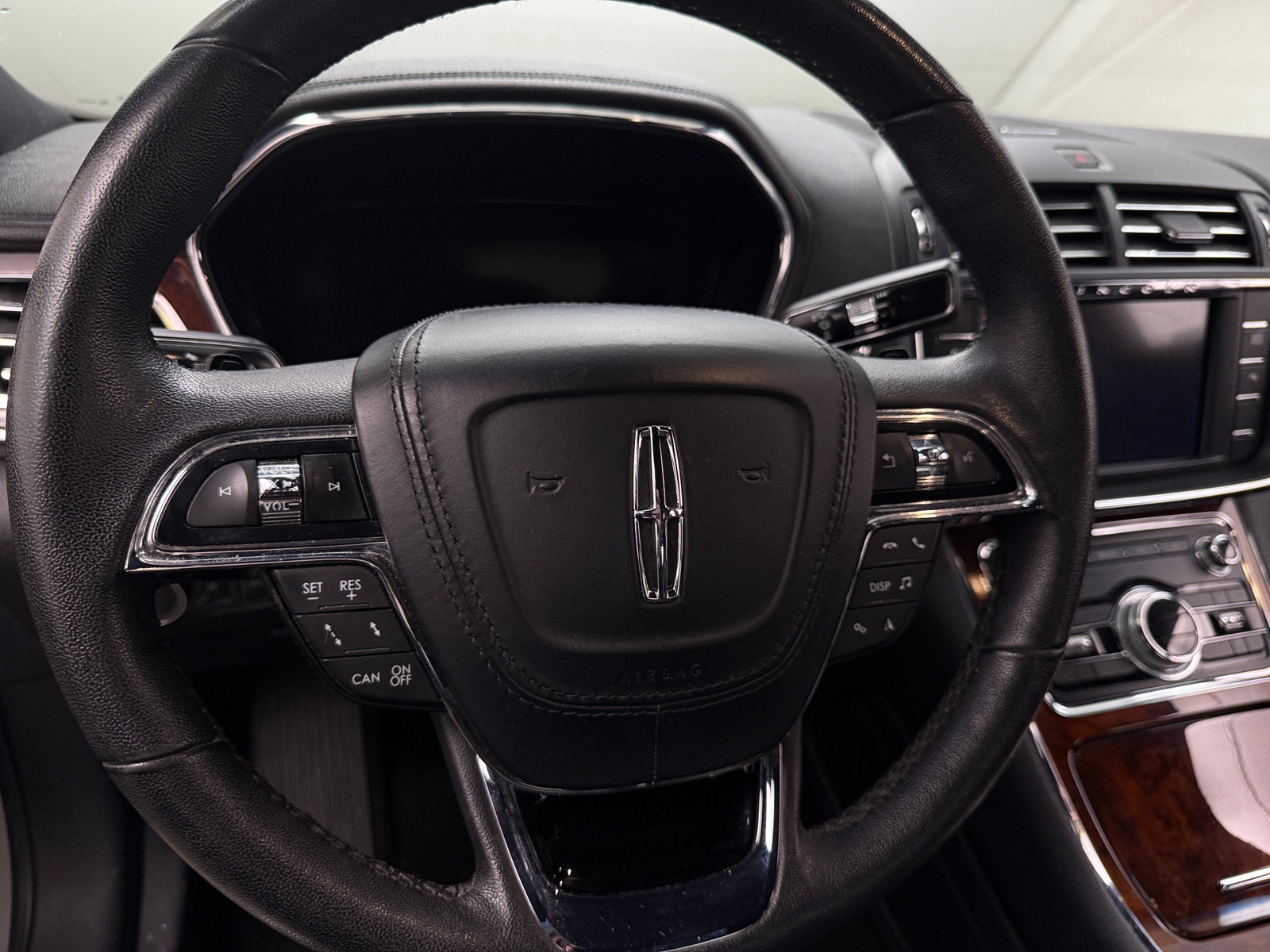Thumbnail: 2020 Lincoln Continental - 4