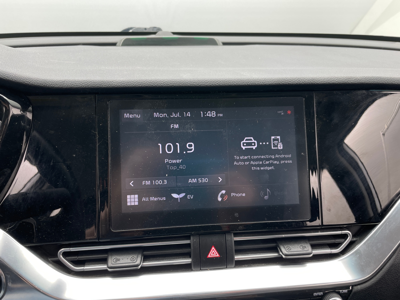 Thumbnail: 2022 Kia Niro - 4