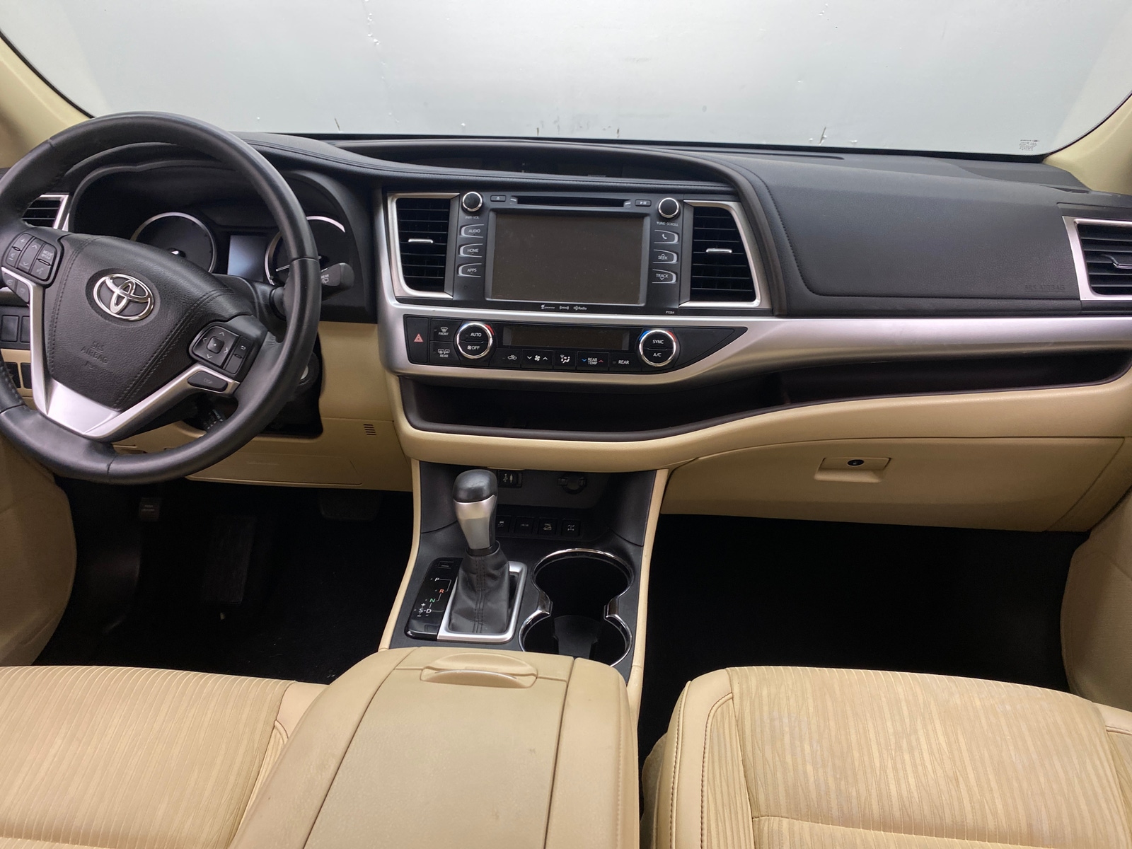 Thumbnail: 2016 Toyota Highlander - 2