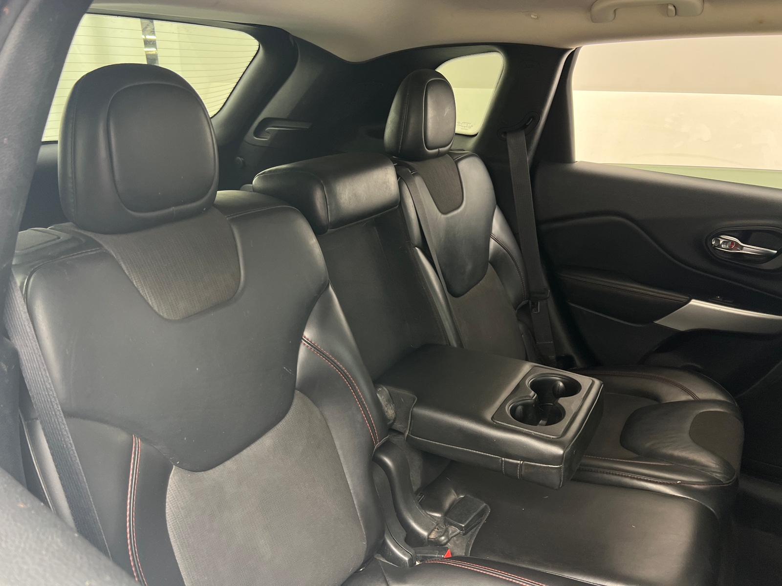 Thumbnail: 2017 Jeep Cherokee - 5