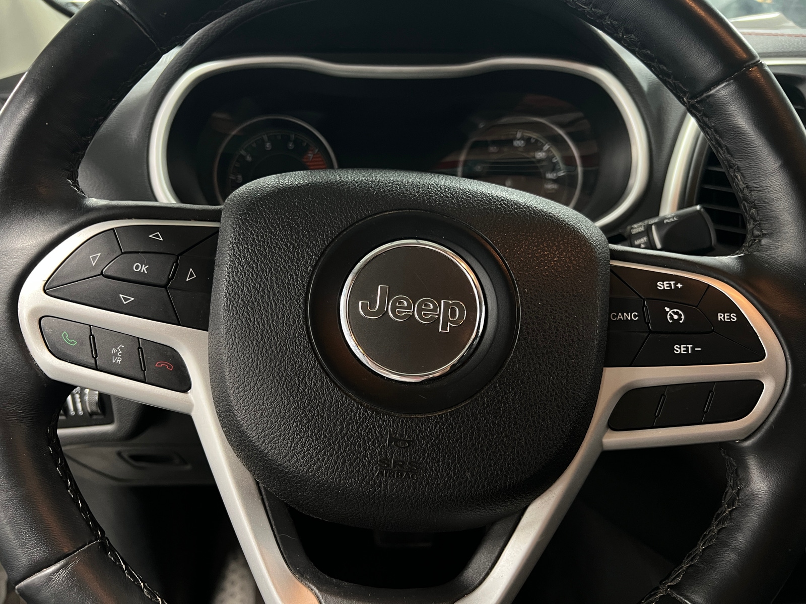 Thumbnail: 2017 Jeep Cherokee - 4