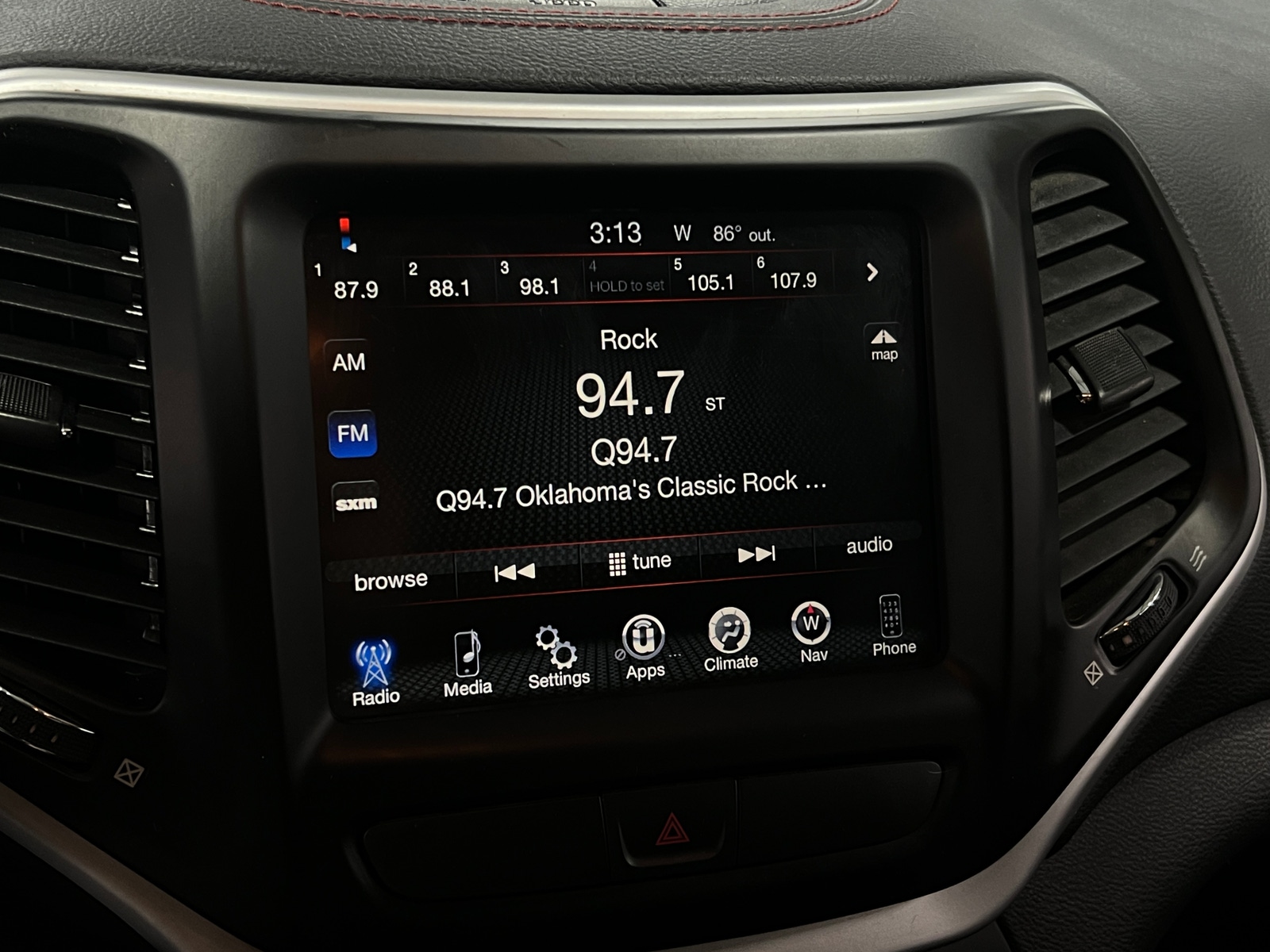 Thumbnail: 2017 Jeep Cherokee - 3