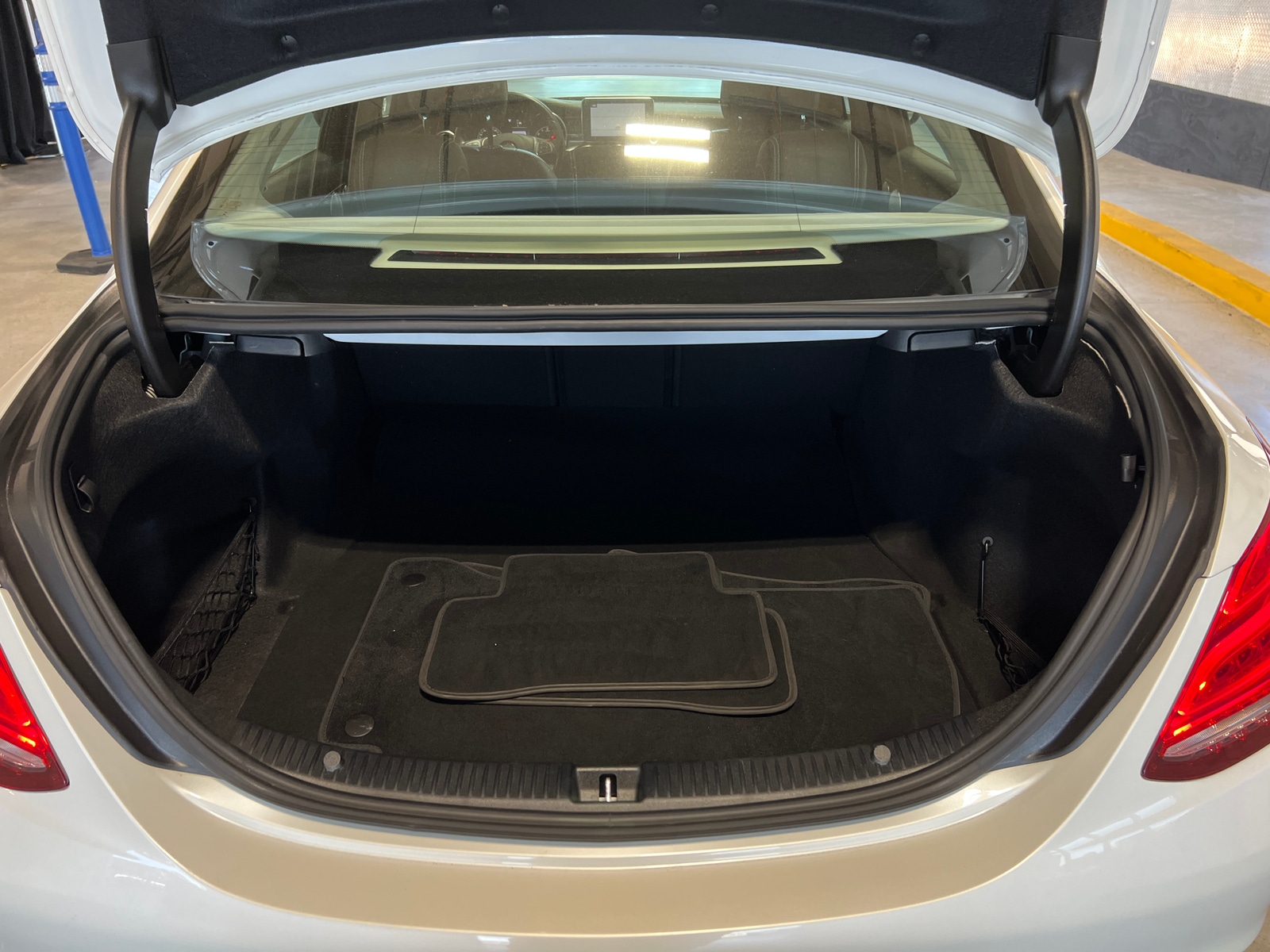 Thumbnail: 2016 Mercedes-Benz C-Class - 6