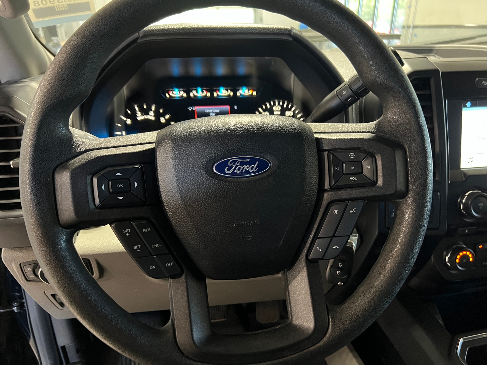 Thumbnail: 2017 Ford Econoline - 5