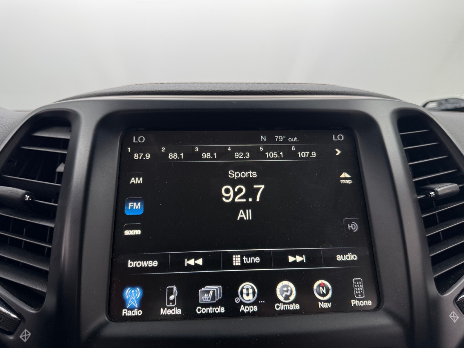 Thumbnail: 2018 Jeep Cherokee - 3