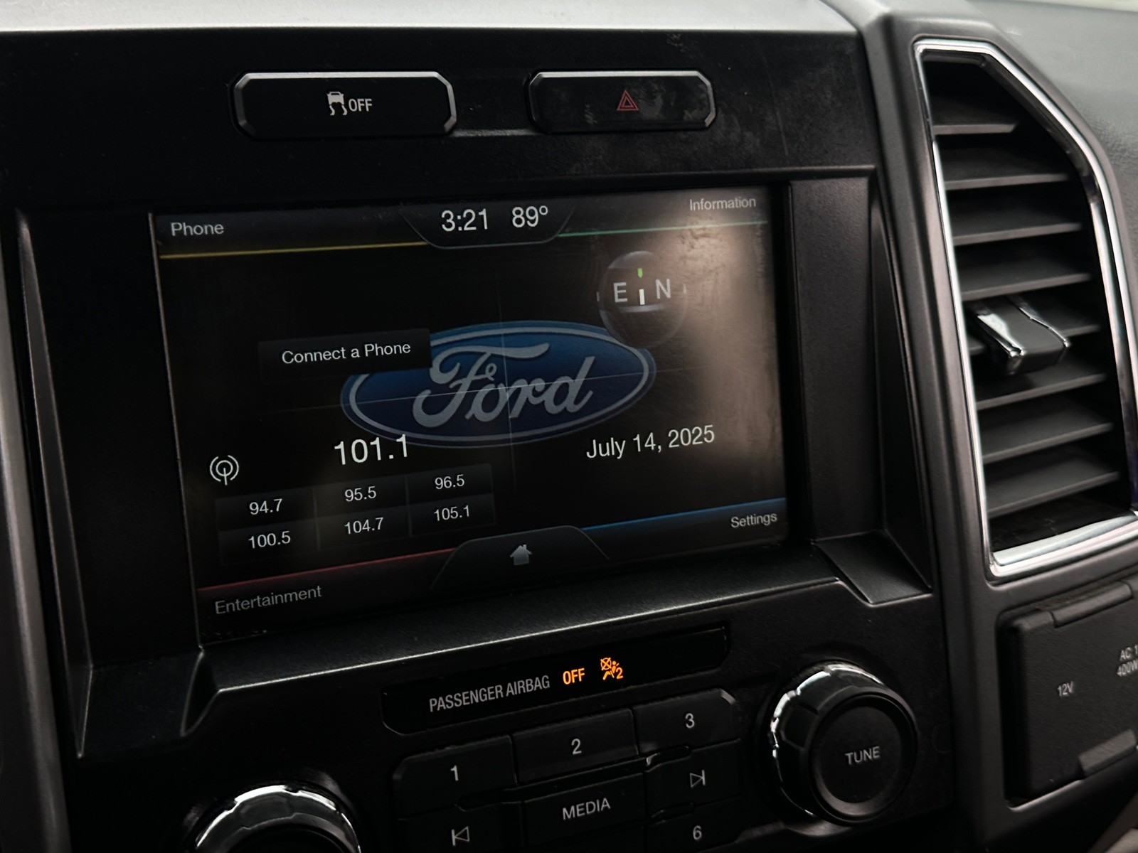 Thumbnail: 2015 Ford Econoline - 4