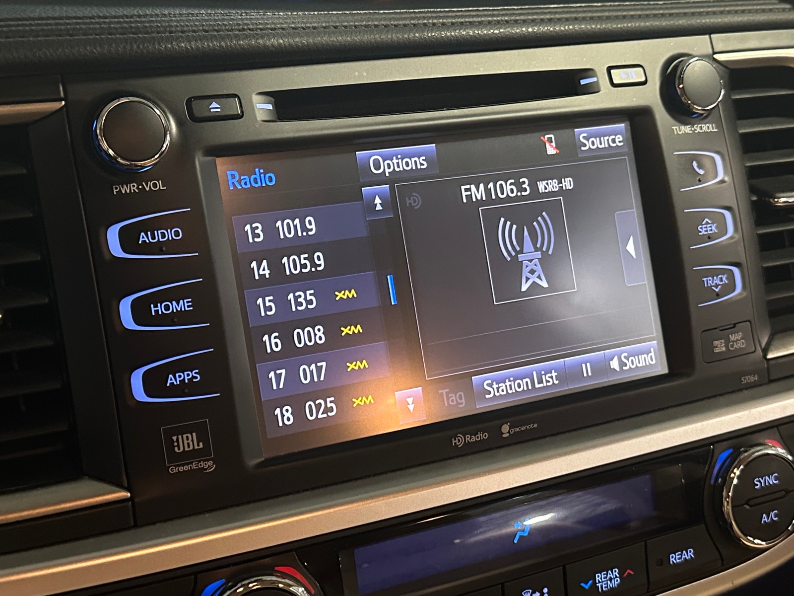 Thumbnail: 2015 Toyota Highlander - 3