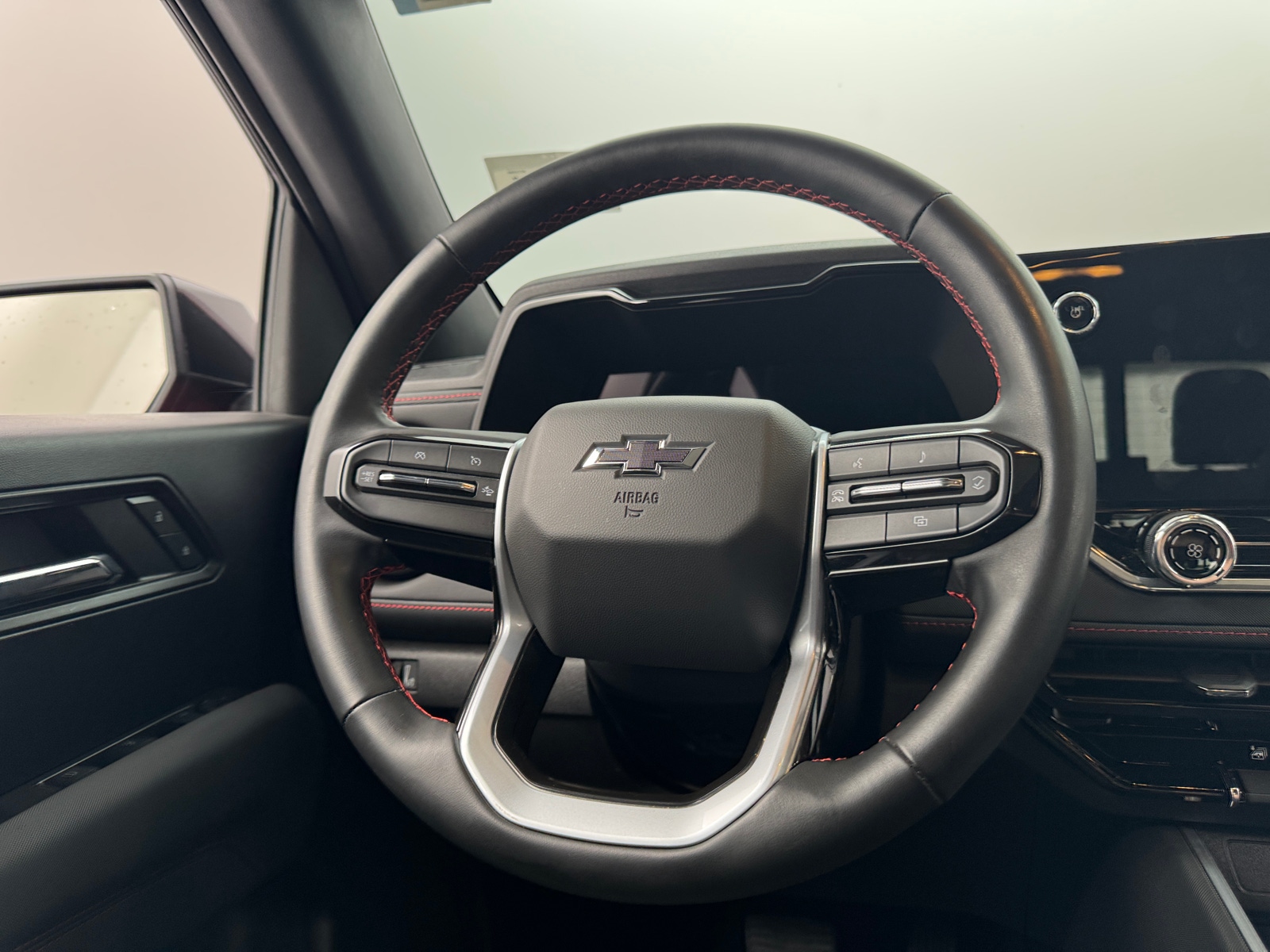 Thumbnail: 2024 Chevrolet Colorado - 5