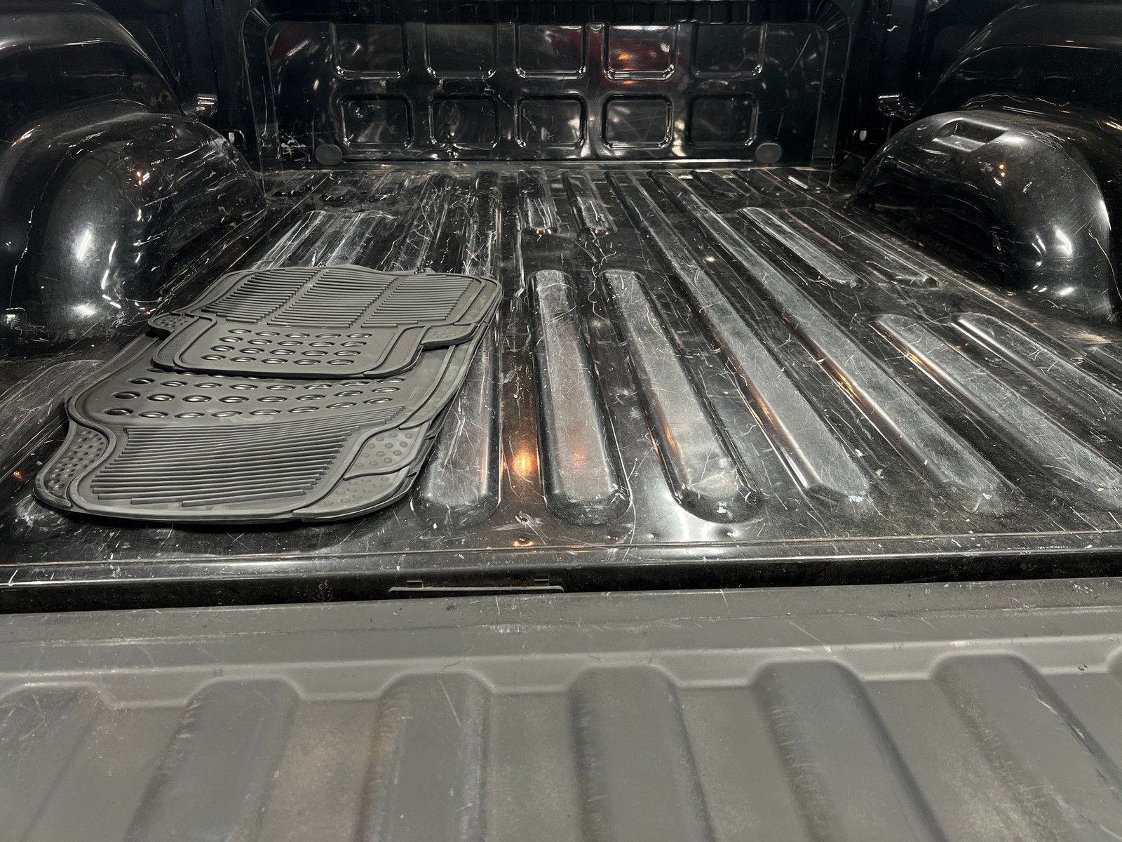 Thumbnail: 2019 RAM 1500 Classic - 6