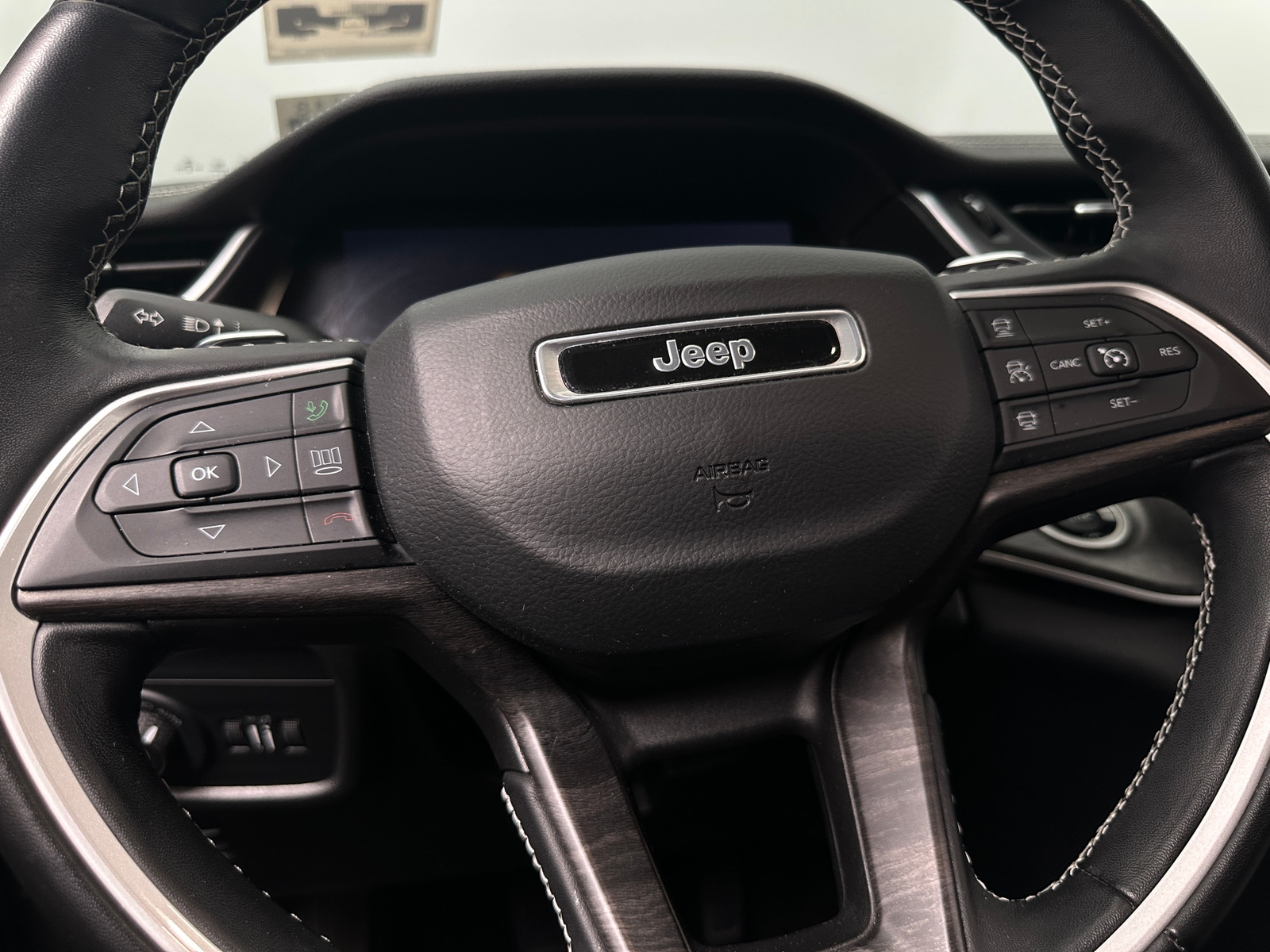 Thumbnail: 2021 Jeep Grand Cherokee L - 4