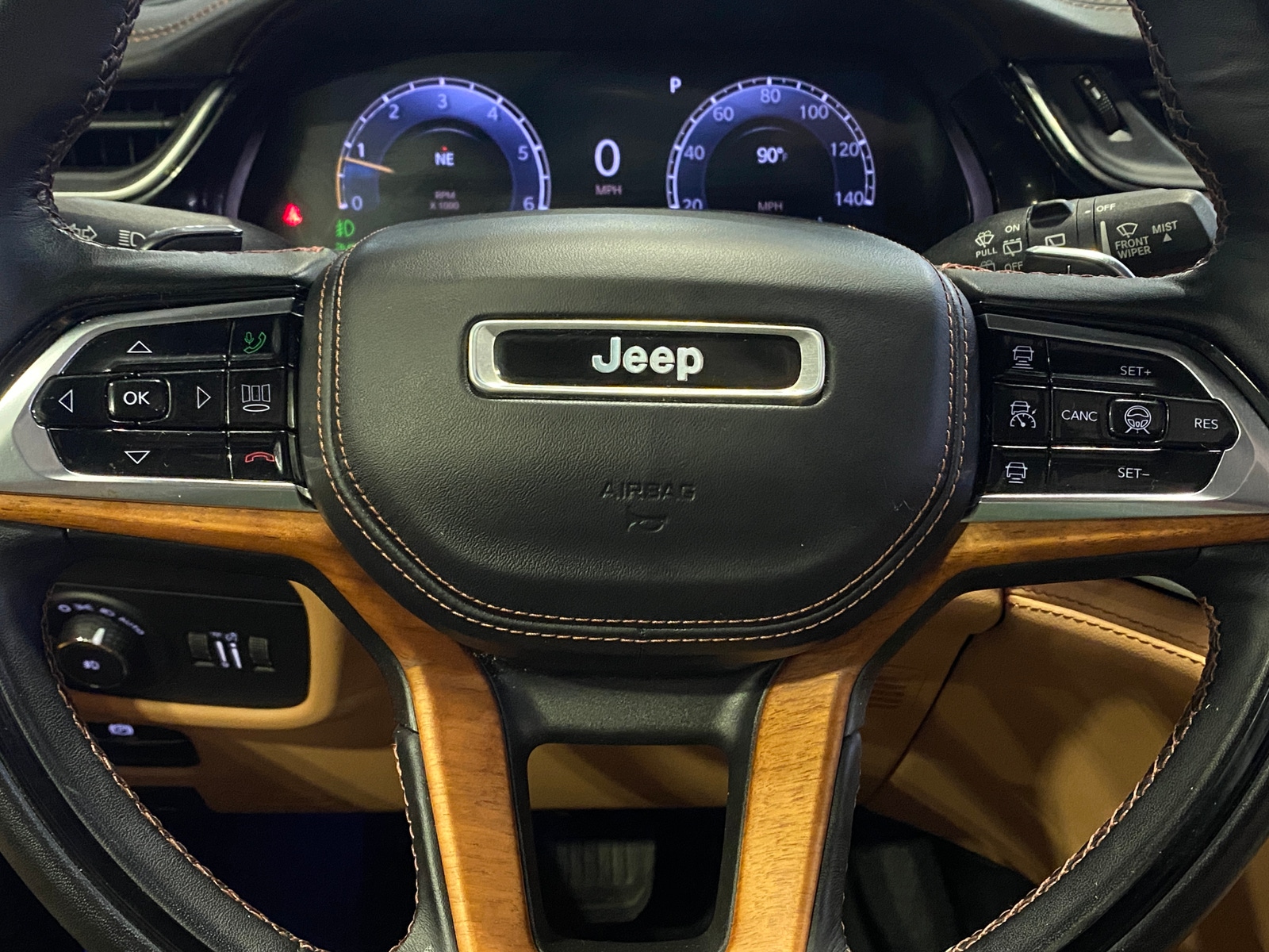 Thumbnail: 2022 Jeep Grand Cherokee - 4