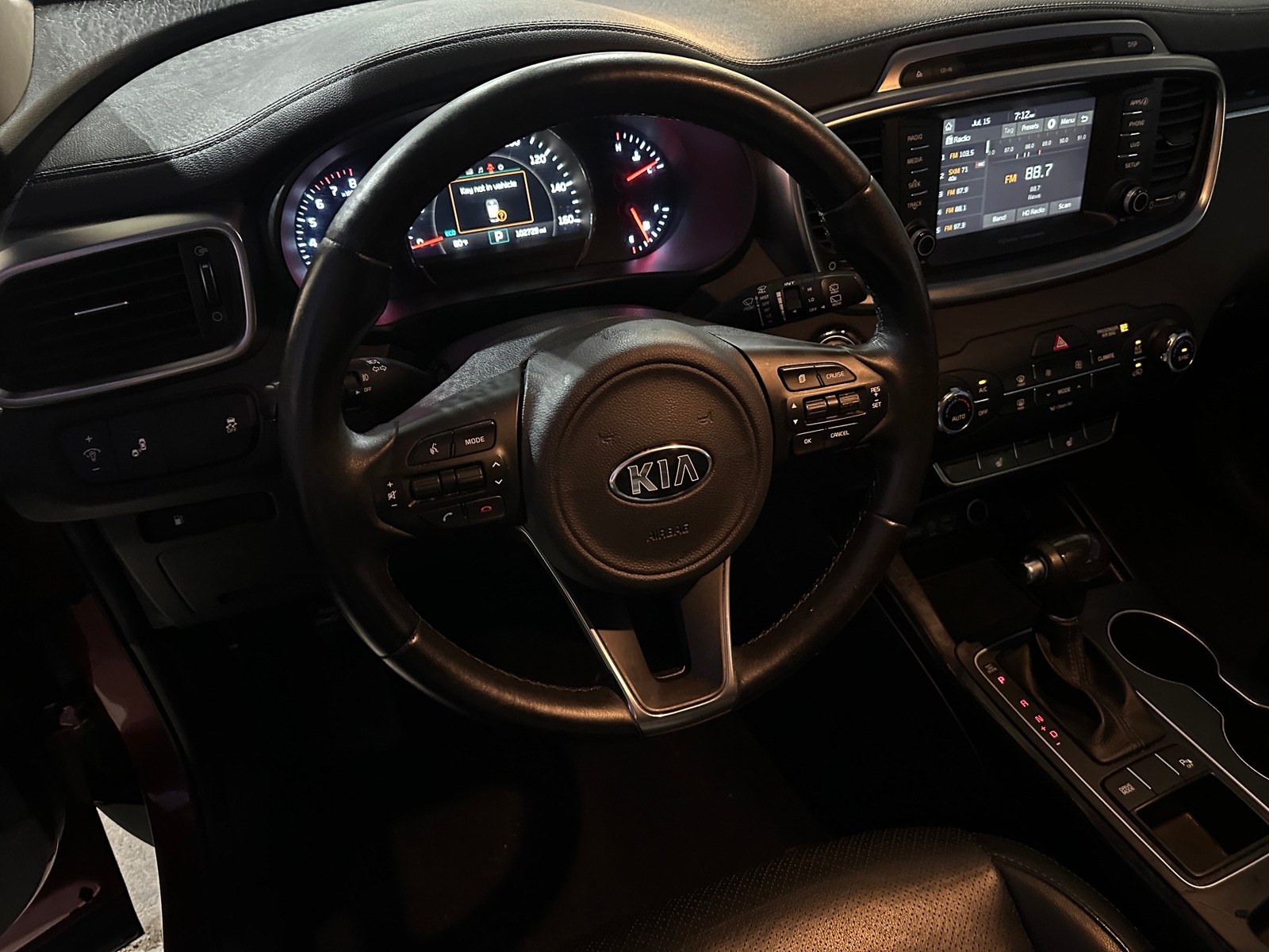 Thumbnail: 2017 Kia Sorento - 4