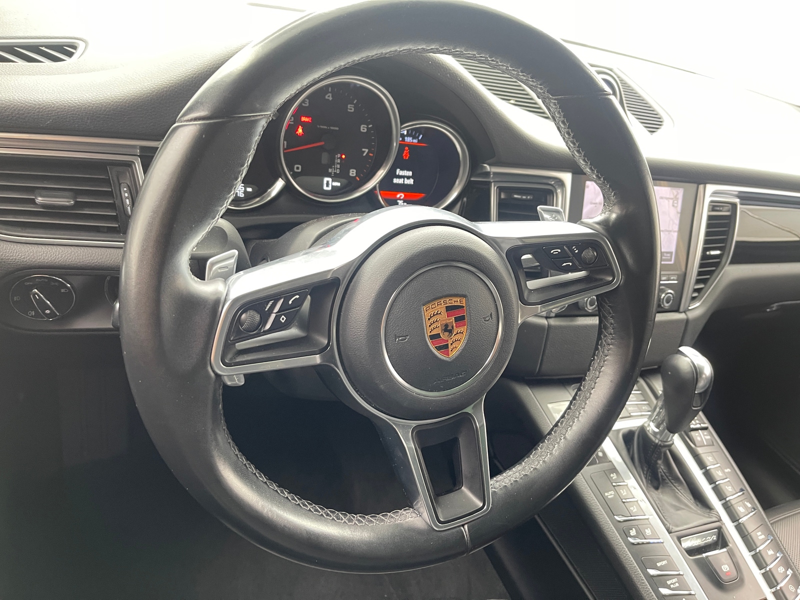 Thumbnail: 2018 Porsche Macan - 4