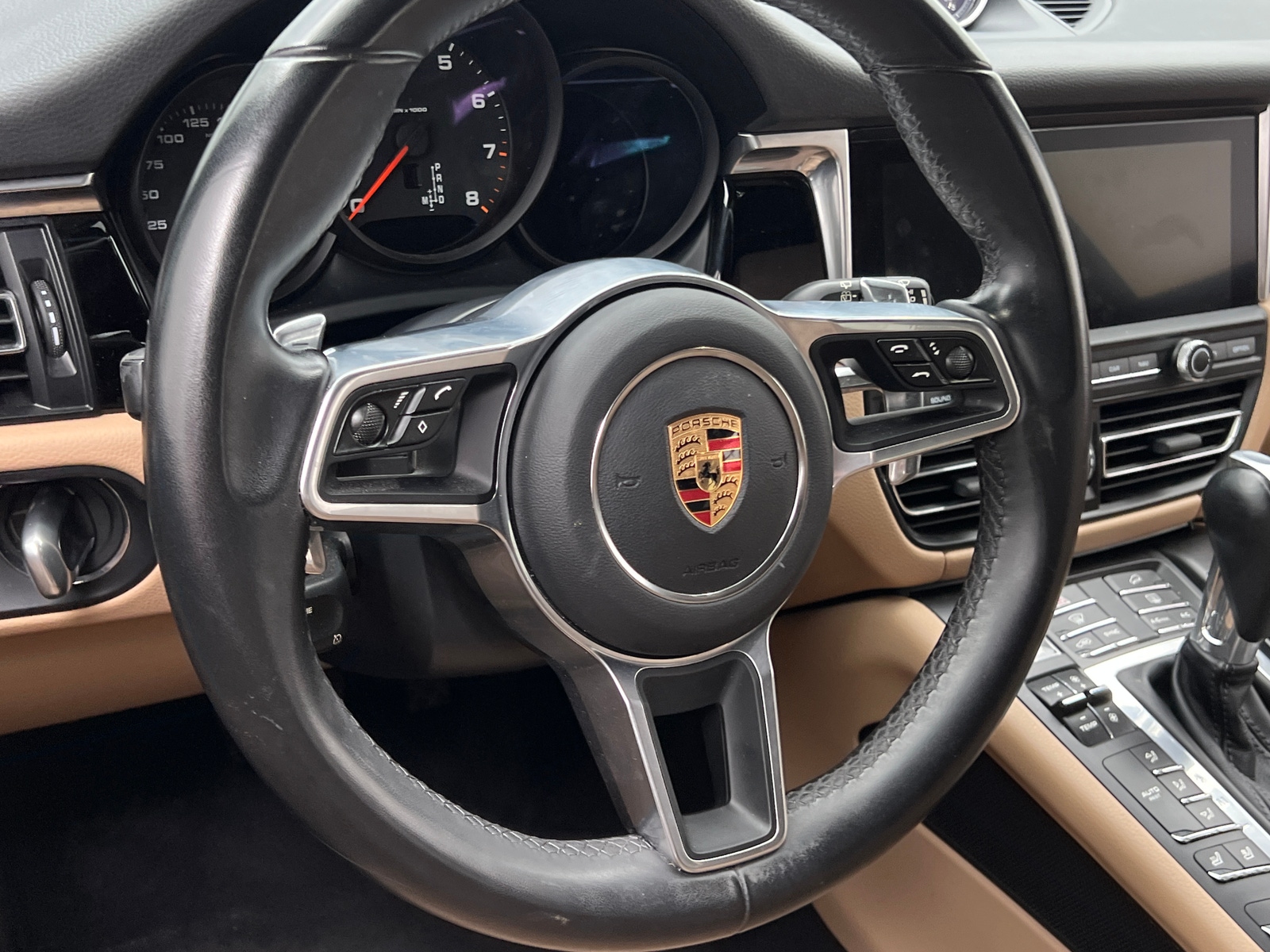 Thumbnail: 2019 Porsche Macan - 4
