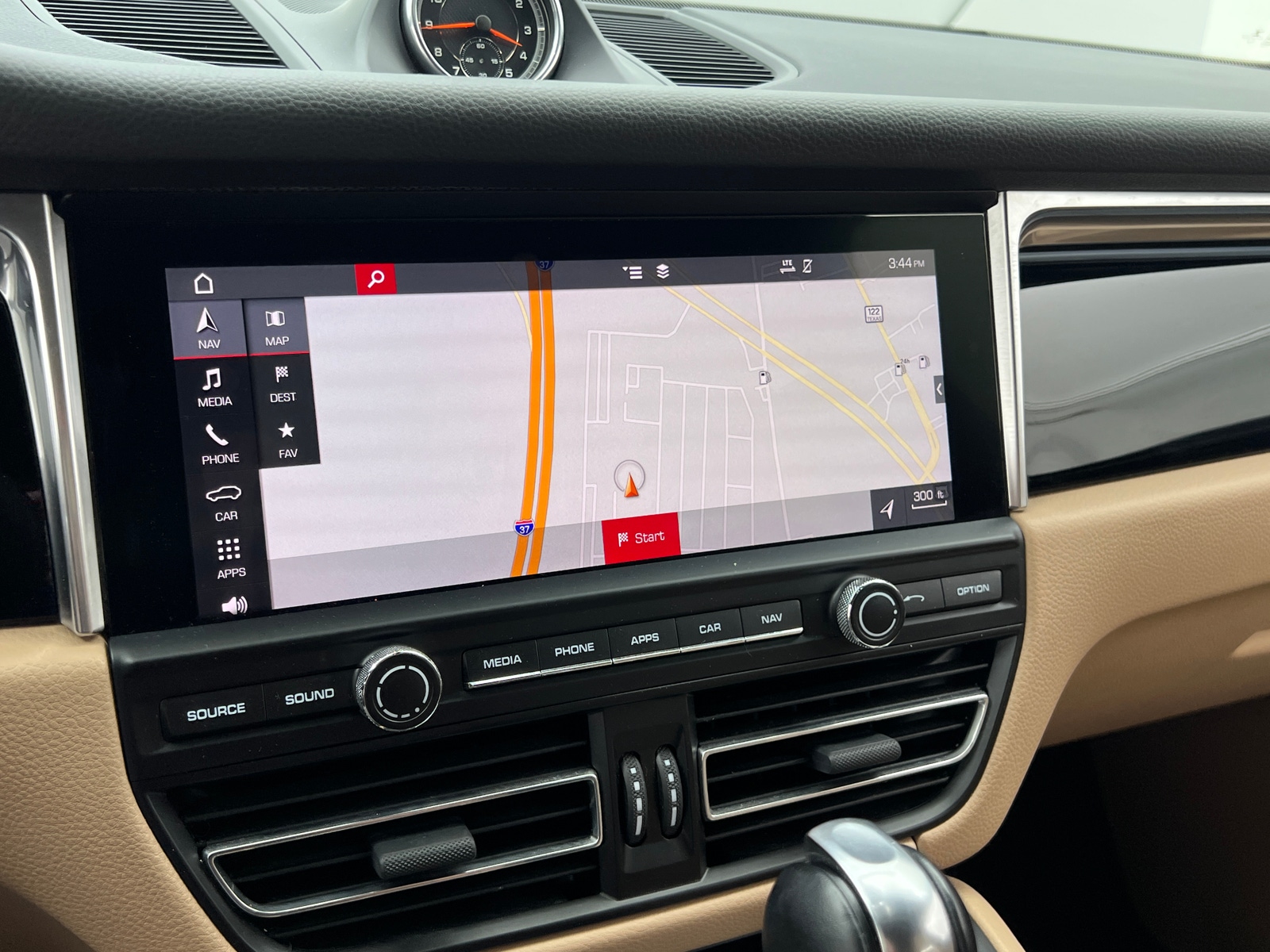 Thumbnail: 2019 Porsche Macan - 3