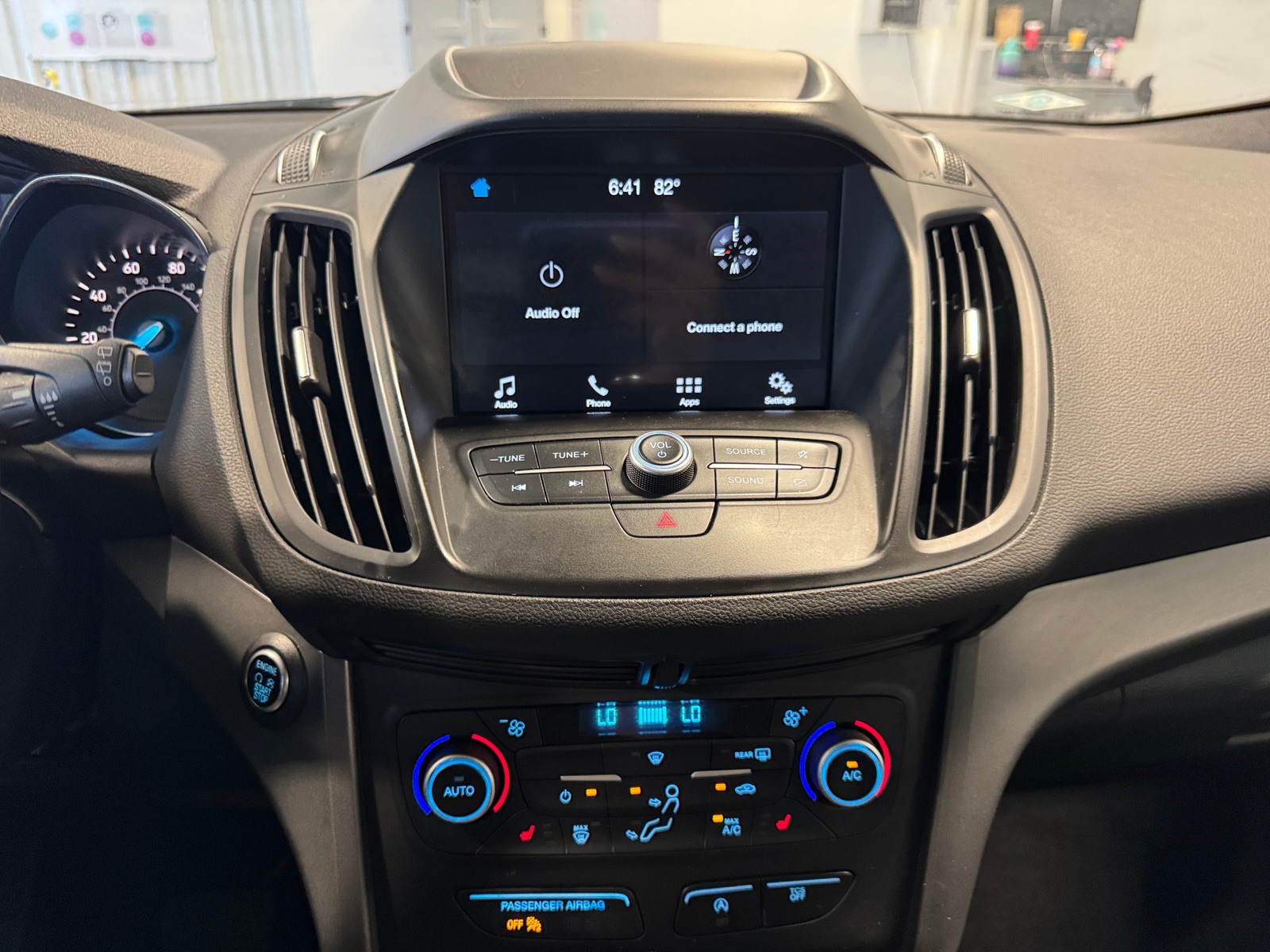 Thumbnail: 2019 Ford Escape - 4