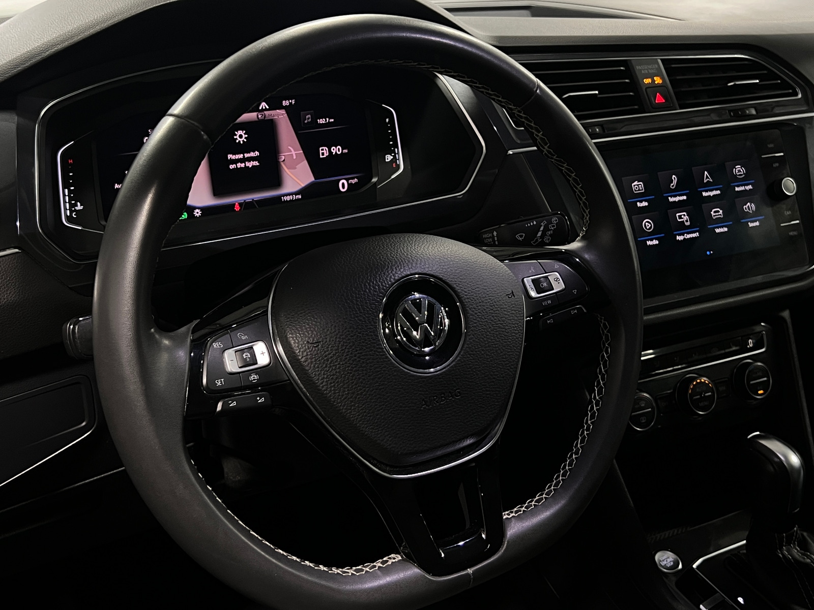 Thumbnail: 2021 Volkswagen Tiguan - 4