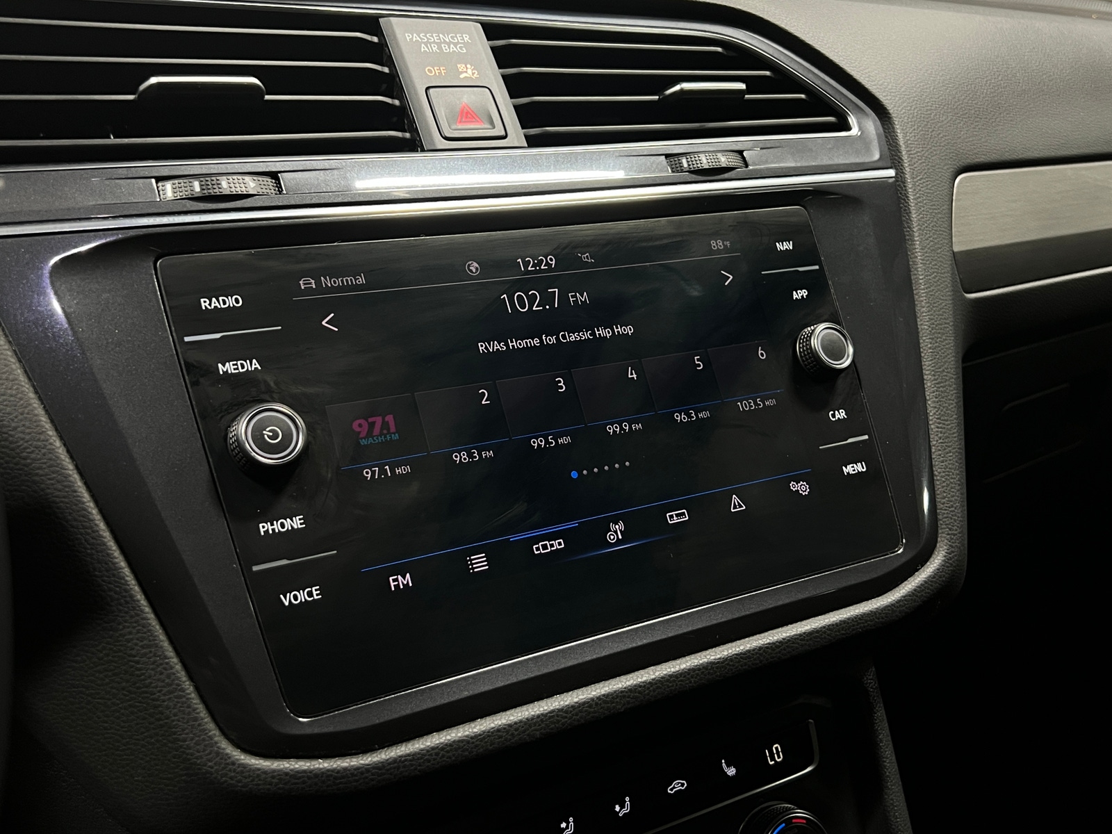 Thumbnail: 2021 Volkswagen Tiguan - 3