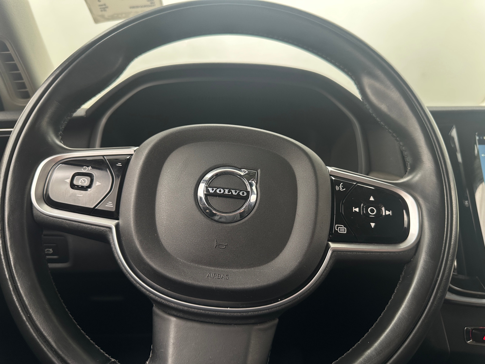 Thumbnail: 2018 Volvo V90 - 4