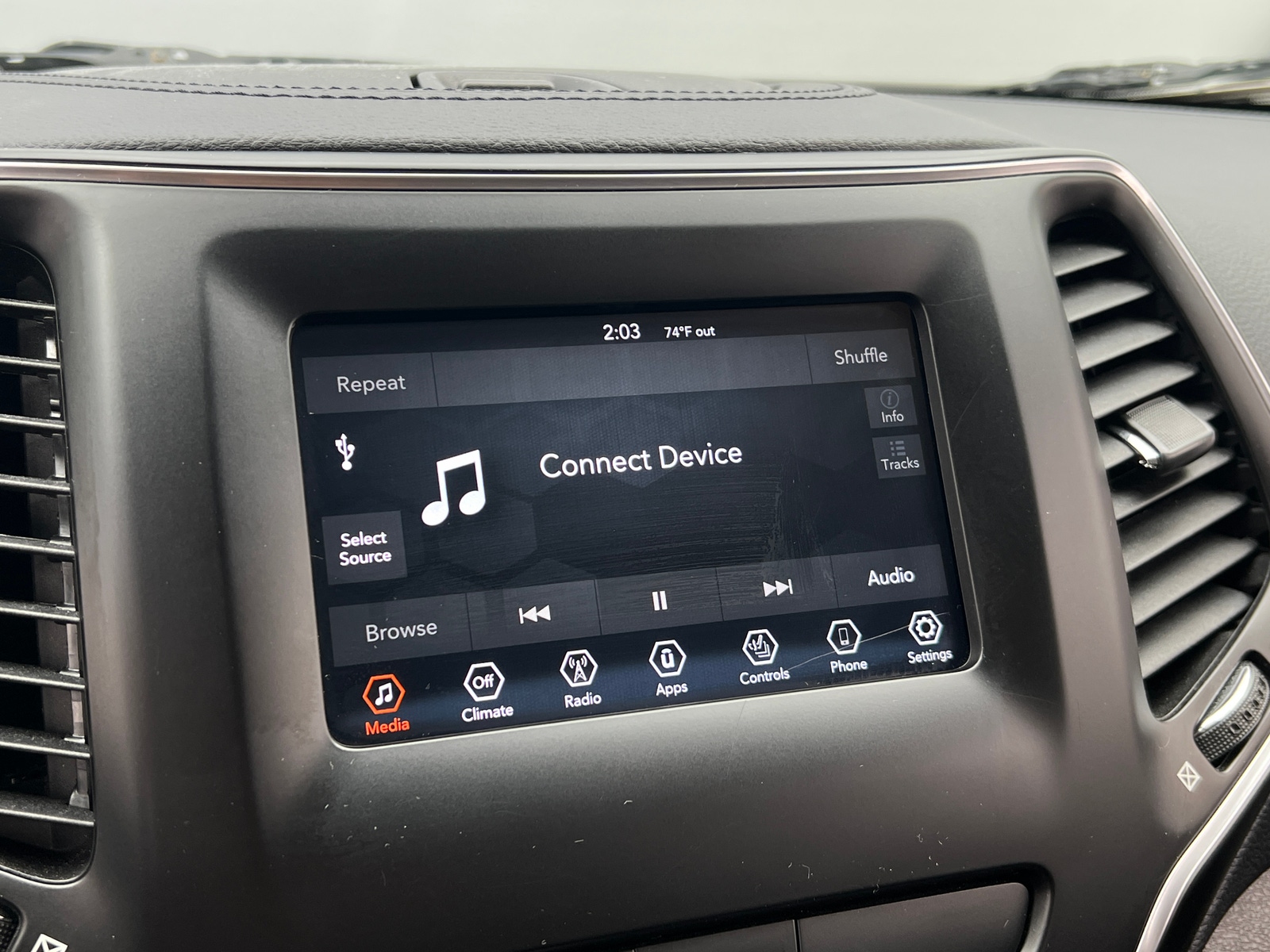 Thumbnail: 2020 Jeep Cherokee - 3
