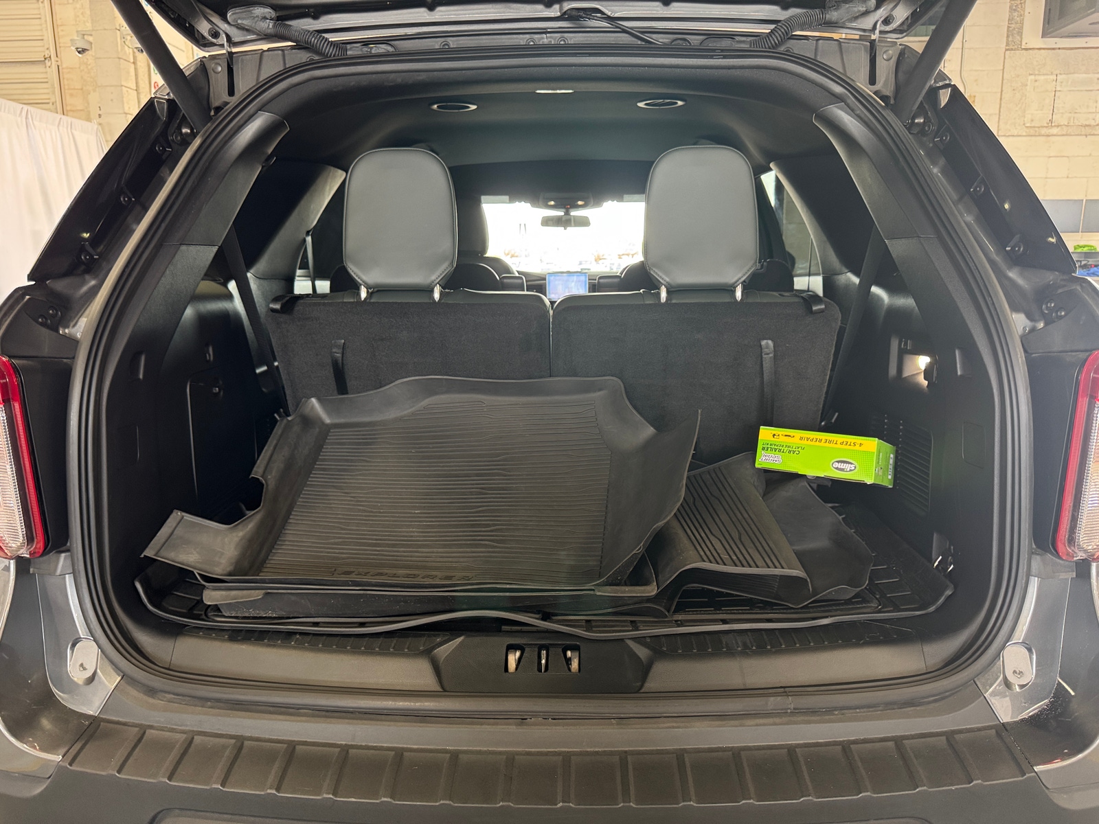 Thumbnail: 2022 Ford Explorer - 6
