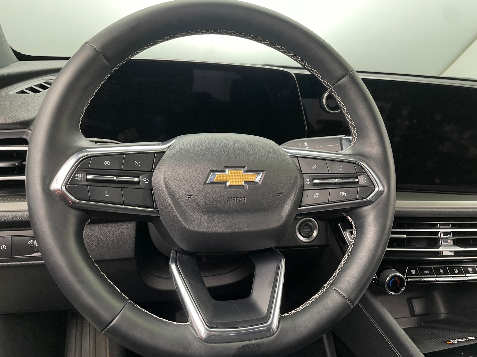 Thumbnail: 2025 Chevrolet Traverse - 5