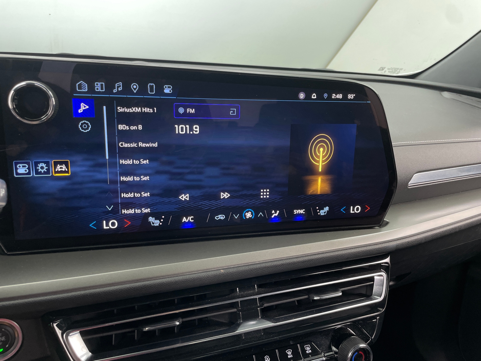 Thumbnail: 2025 Chevrolet Traverse - 4