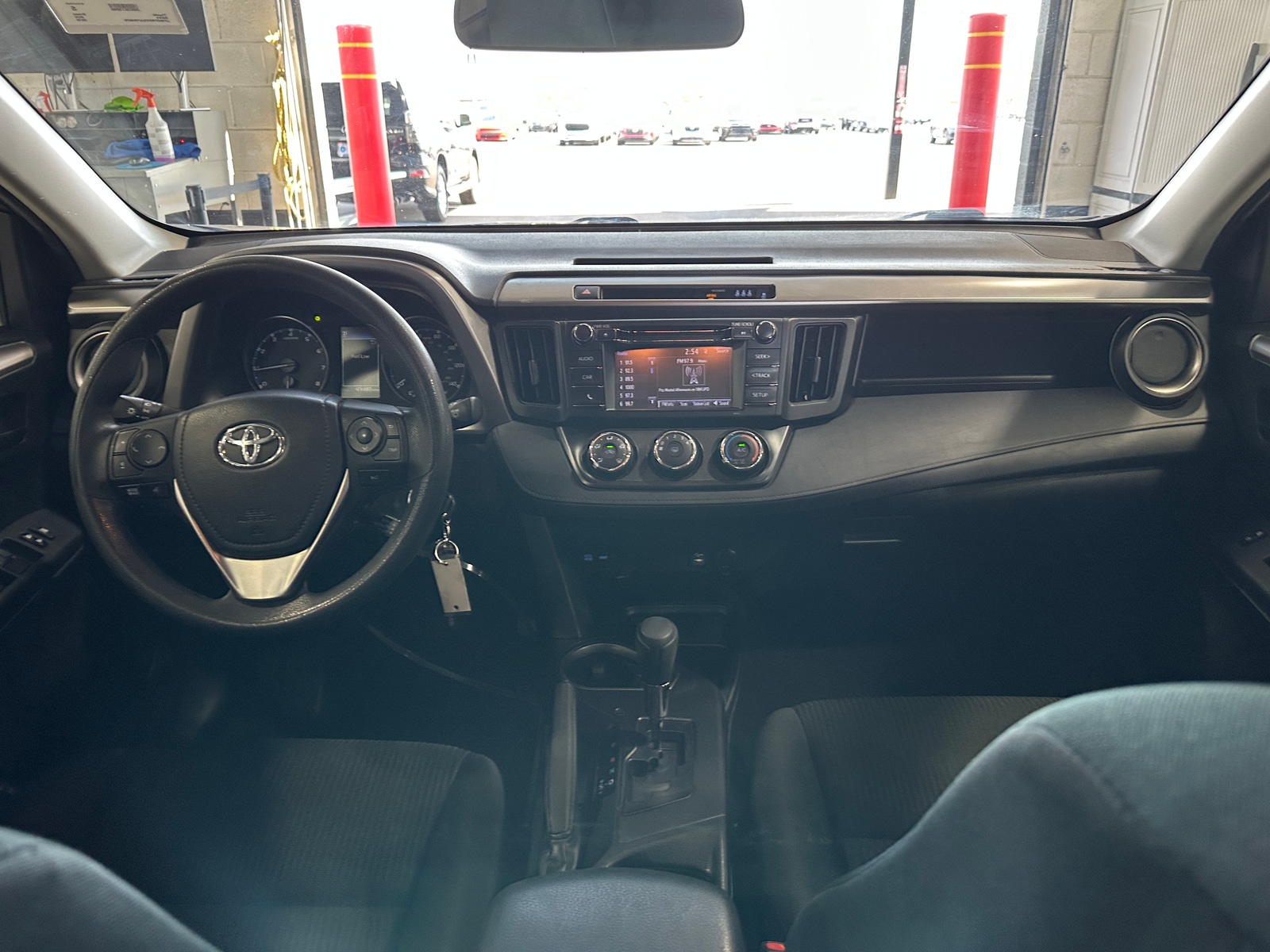 Thumbnail: 2018 Toyota RAV4 - 3
